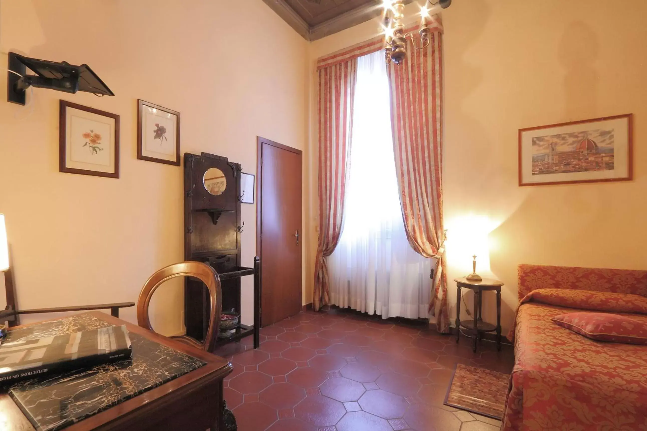 Bedroom, Seating Area in Hotel Villa Liana