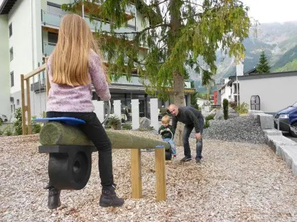 Garden, Children in Hotel Hahnenblick