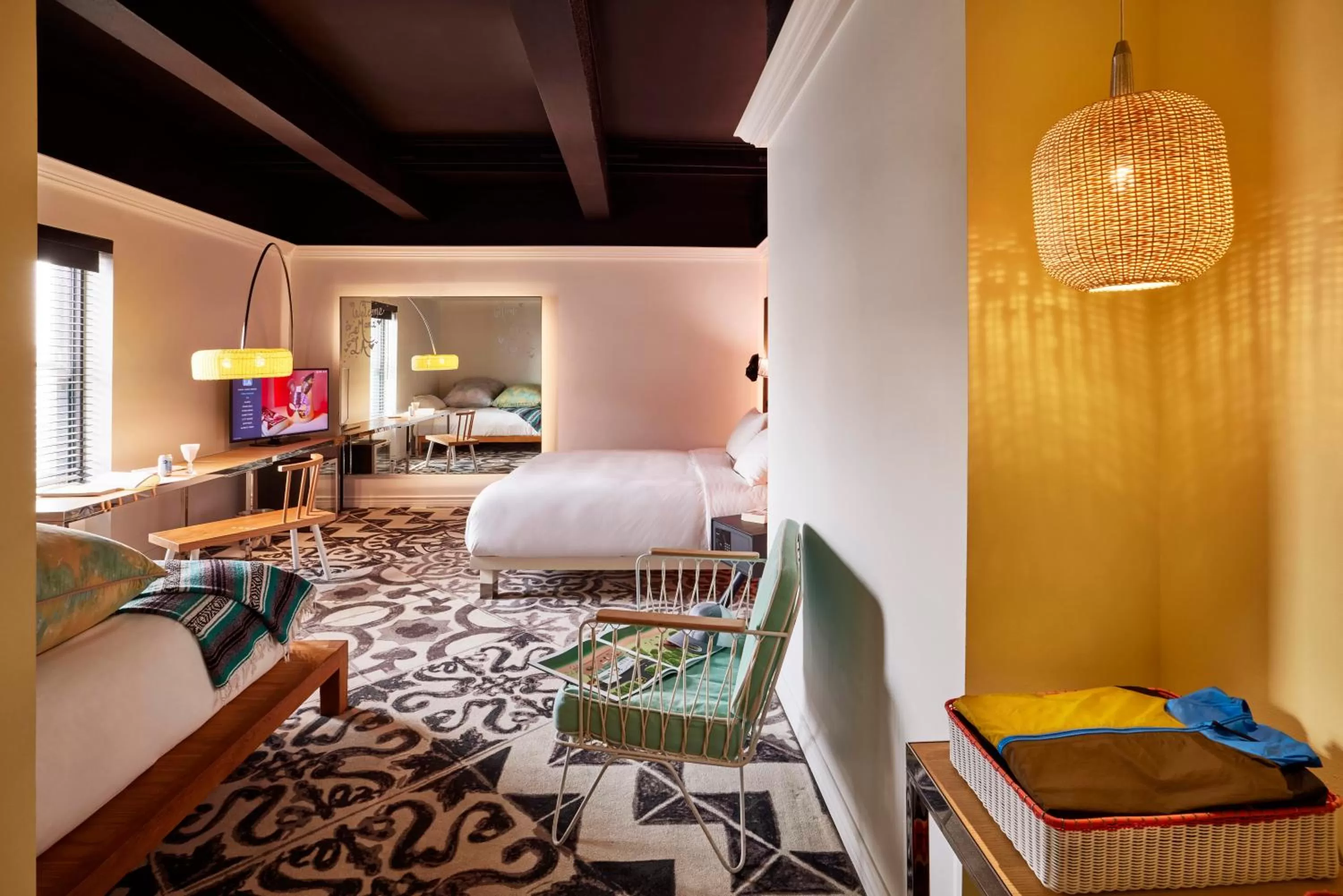 Bed in Mama Shelter Los Angeles