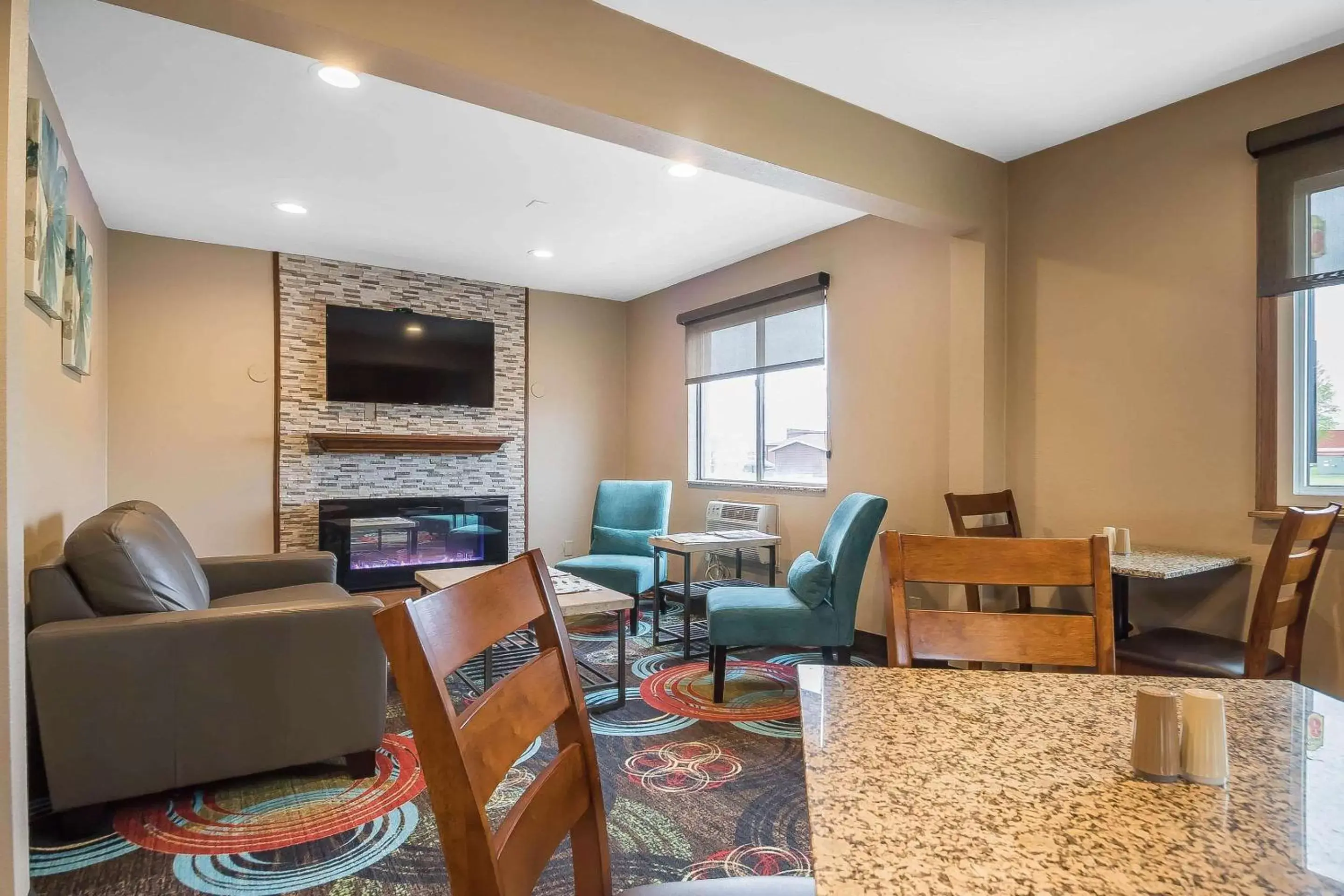 Lobby or reception, Seating Area in Quality Inn