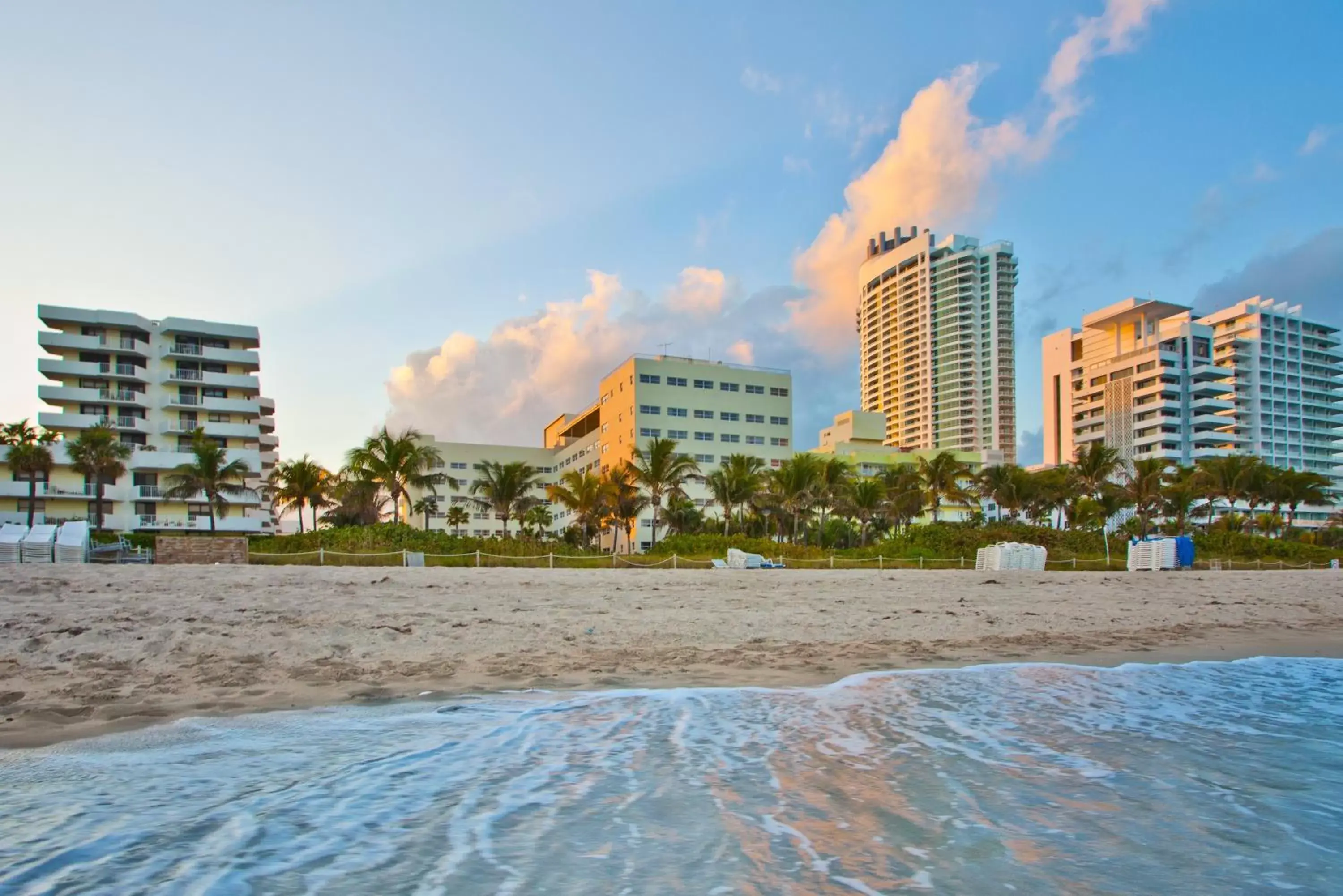 Property building, Beach in Holiday Inn Miami Beach-Oceanfront, an IHG Hotel