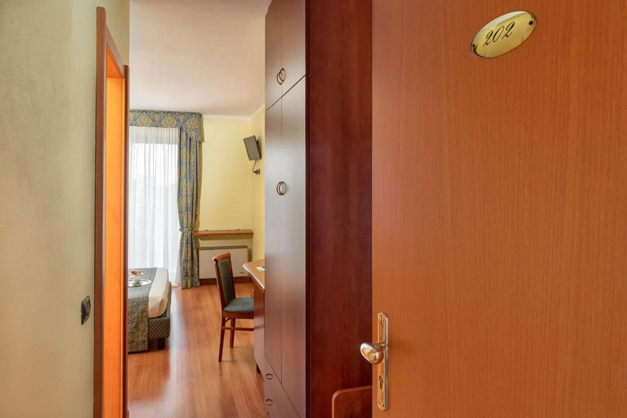 Bedroom, Bathroom in Hotel Postumia