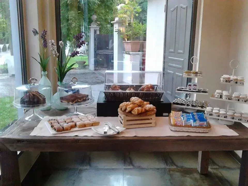 Continental breakfast in Villa Minieri Resort & SPA