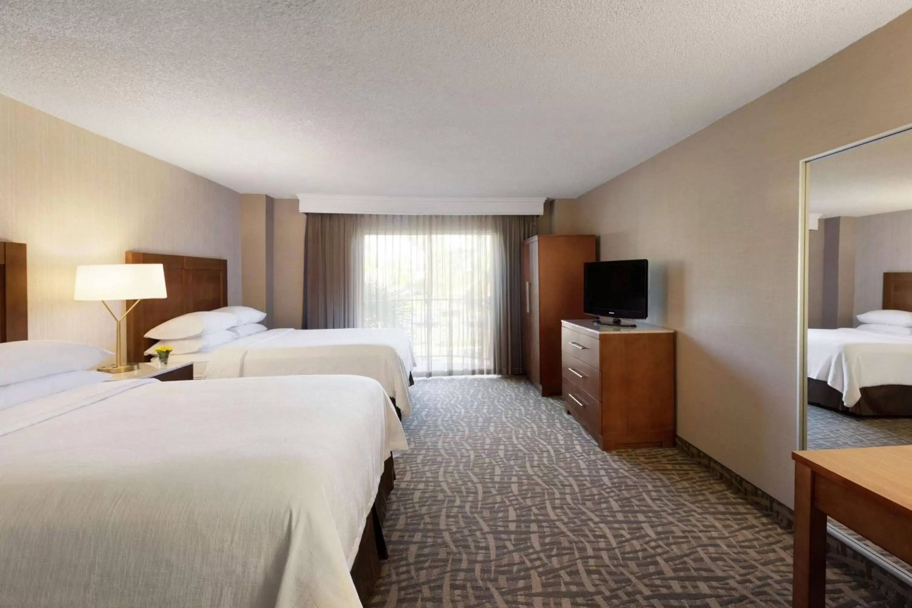 Bedroom in Embassy Suites by Hilton Santa Ana Orange County Airport