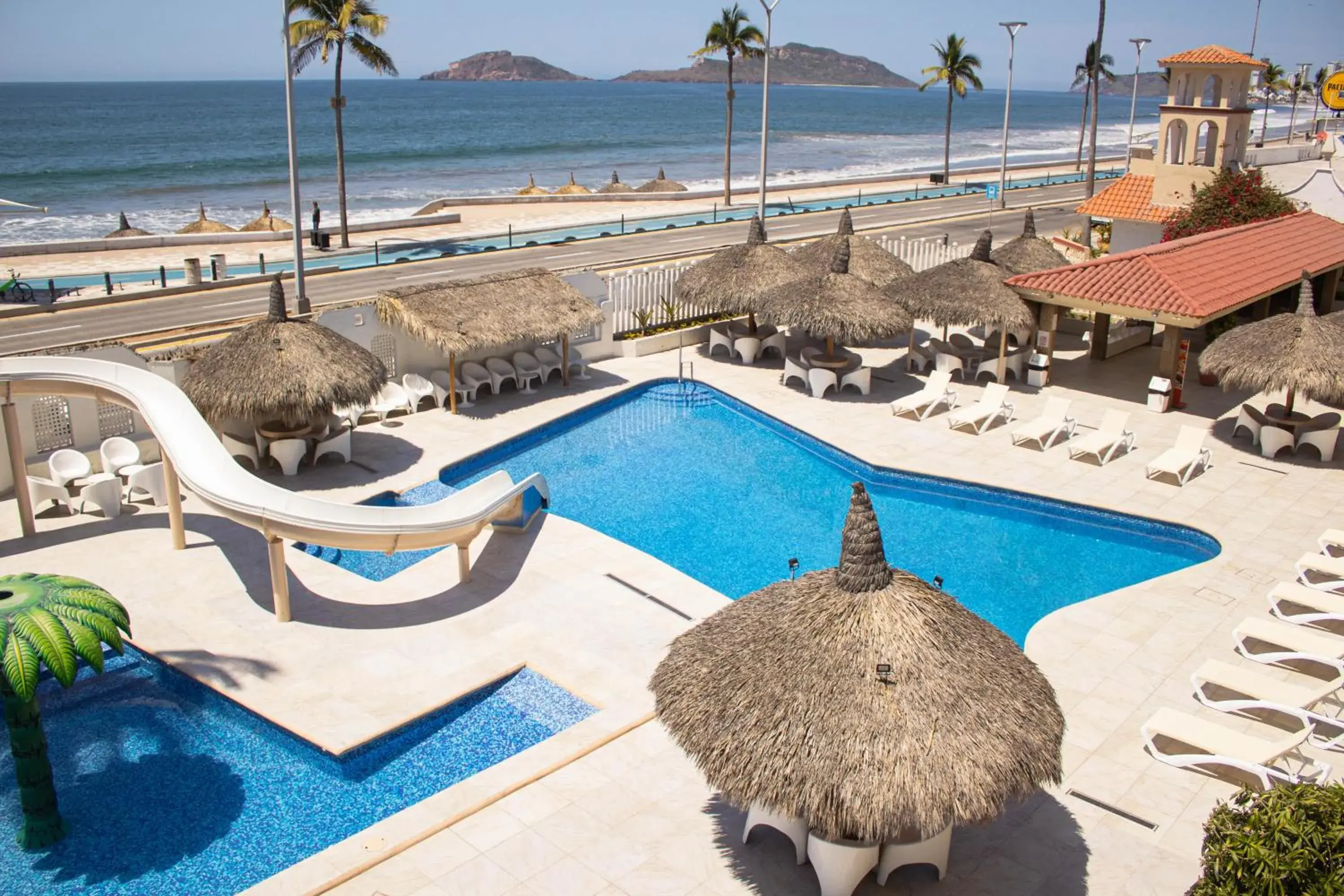 Swimming pool, Pool View in Hotel Sands Arenas