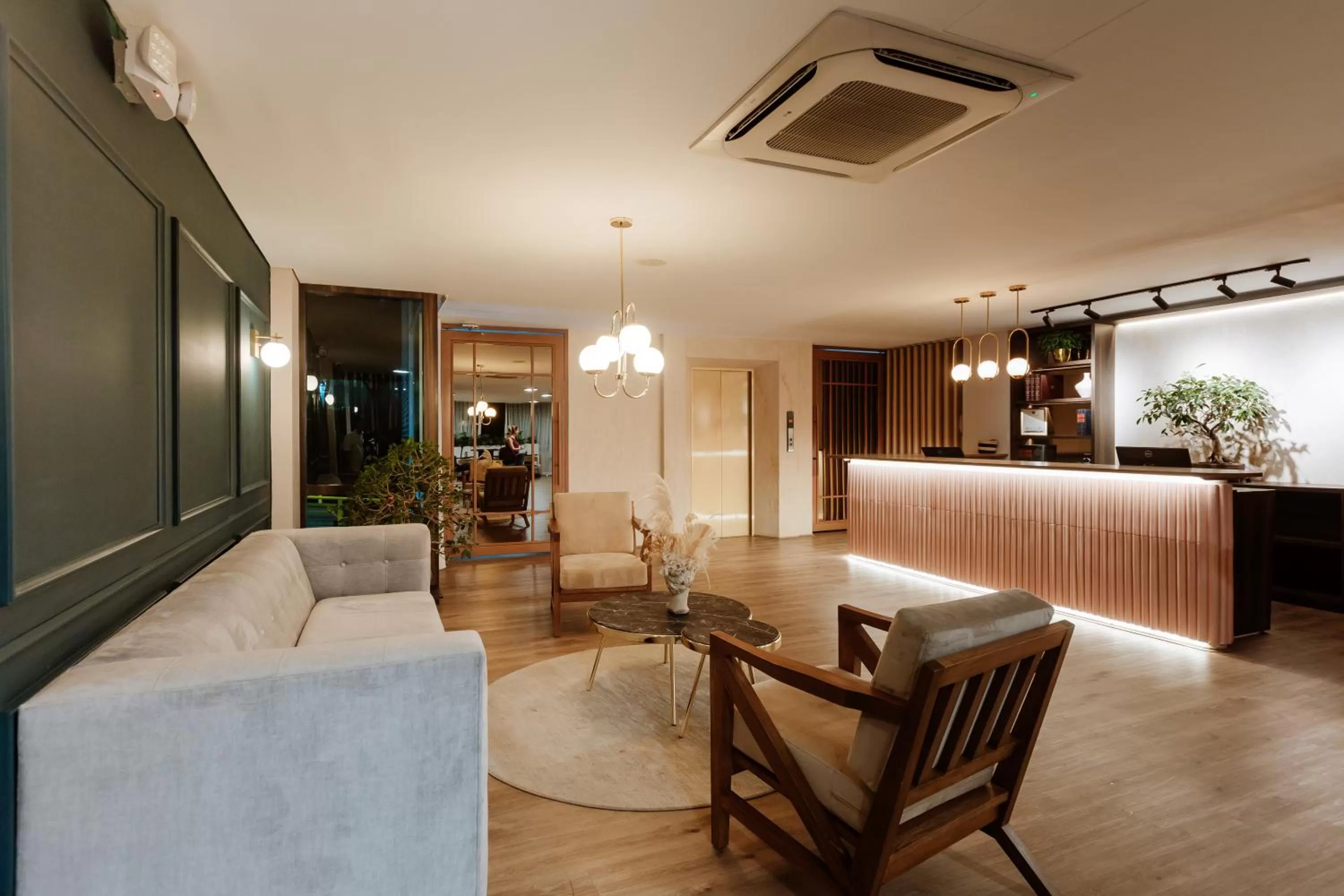 Living room in 1616 Hotel