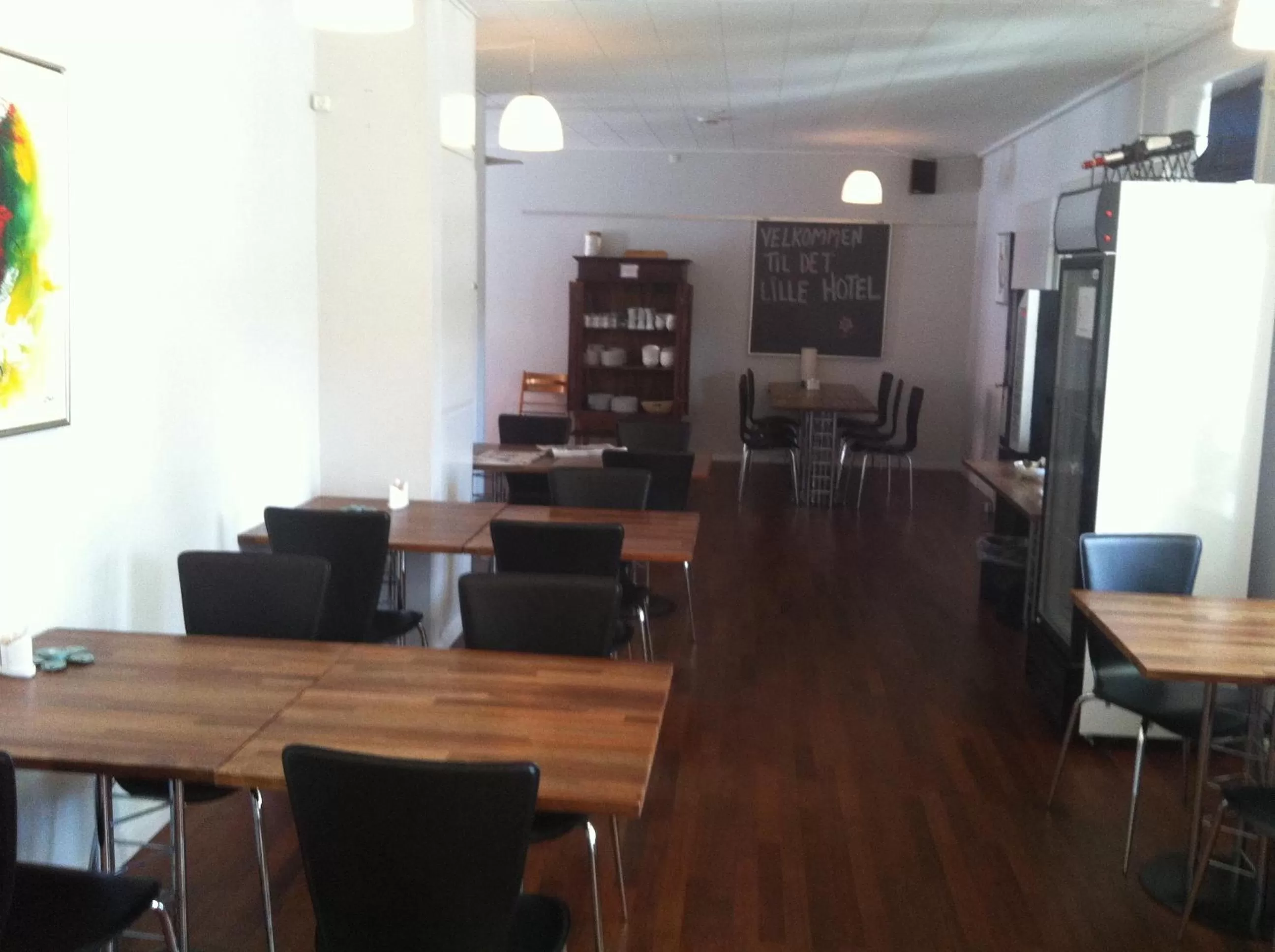 Restaurant/places to eat in Det Lille Hotel