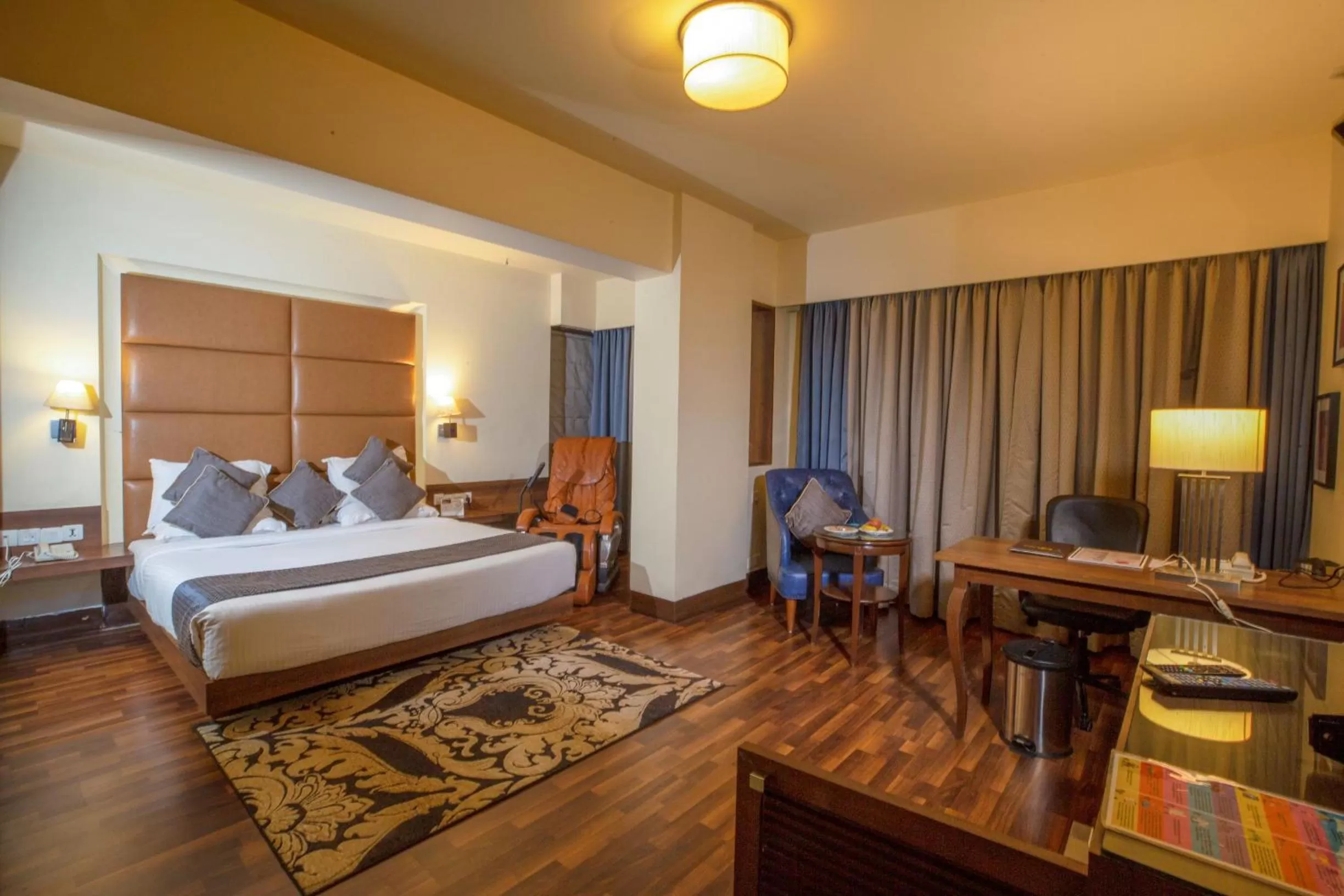 Photo of the whole room, Bed in Hotel Yogi Midtown