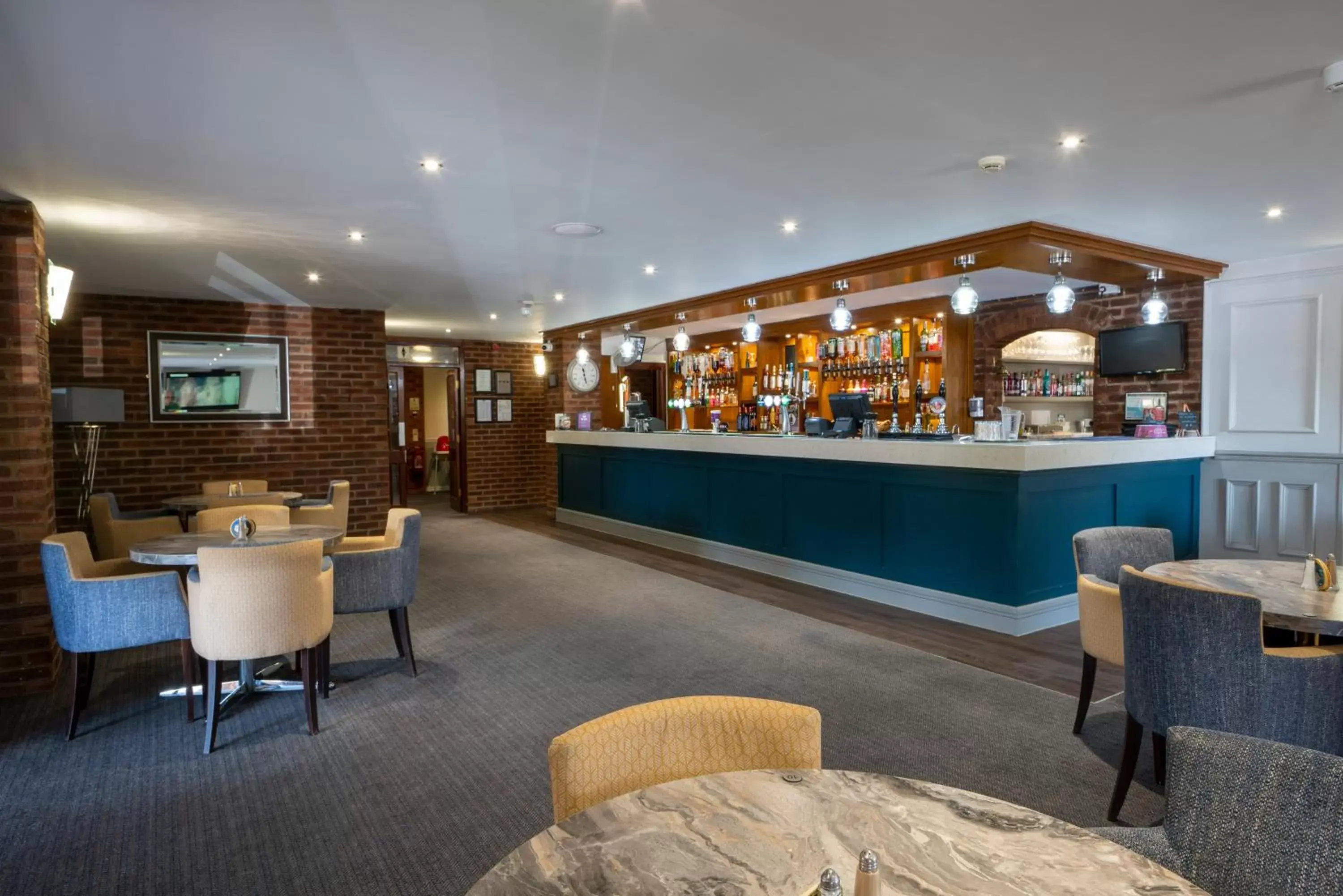 Restaurant/places to eat, Lounge/Bar in Beaufort Park Hotel