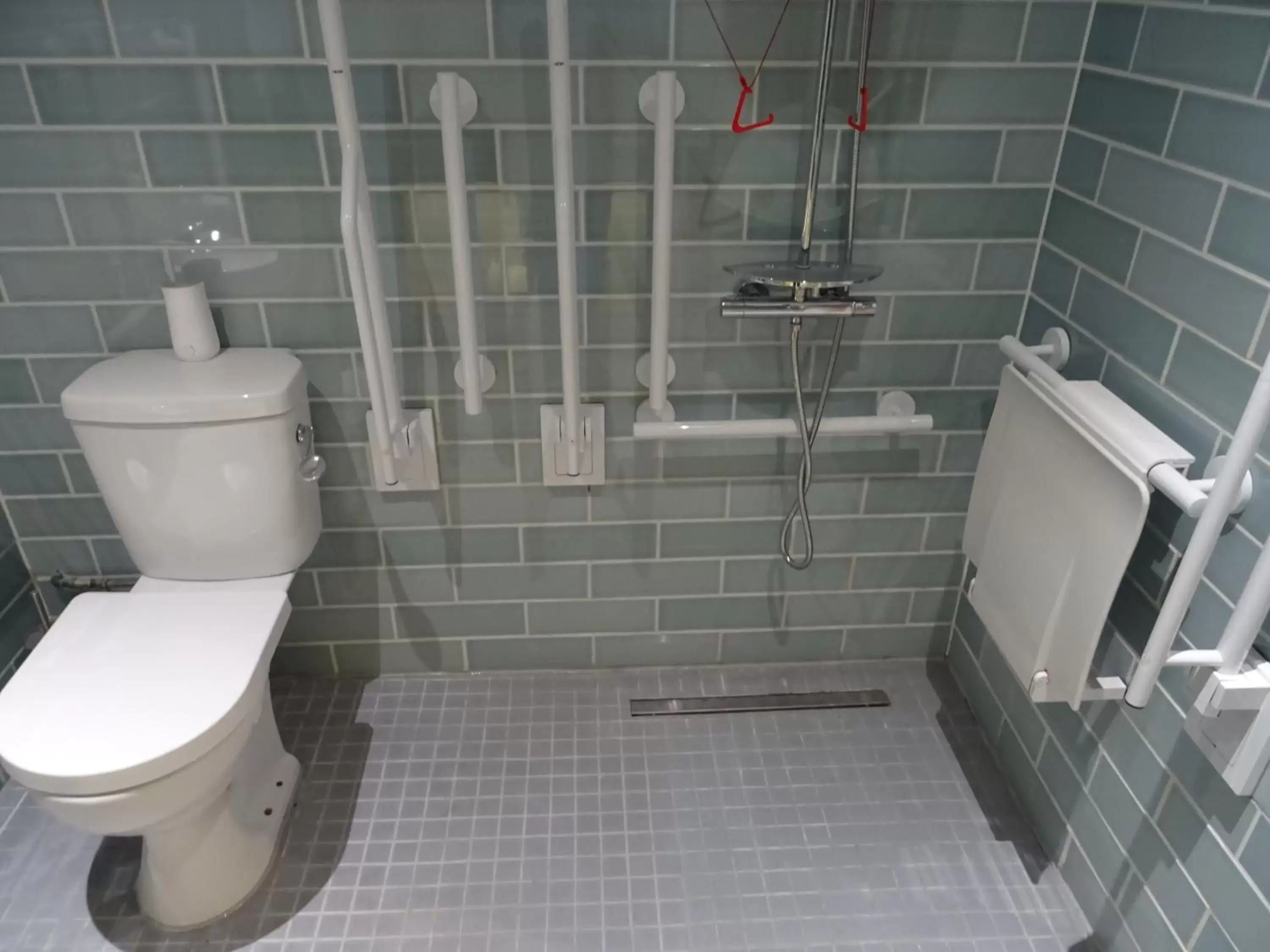 Bathroom in The Boathouse Inn & Riverside Rooms