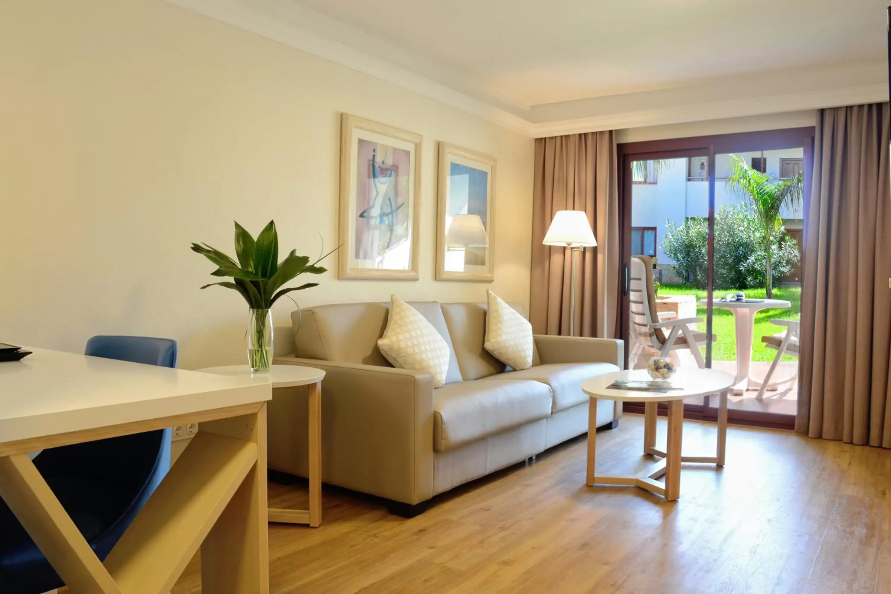 Bed, Seating Area in Alua Suites Fuerteventura - All Inclusive