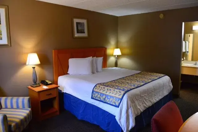 Photo of the whole room, Room Photo in Americas Best Value Inn Laredo