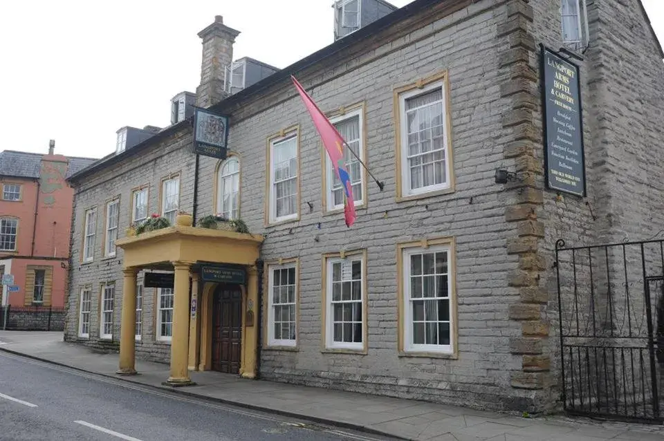Property Building in Langport Arms Hotel