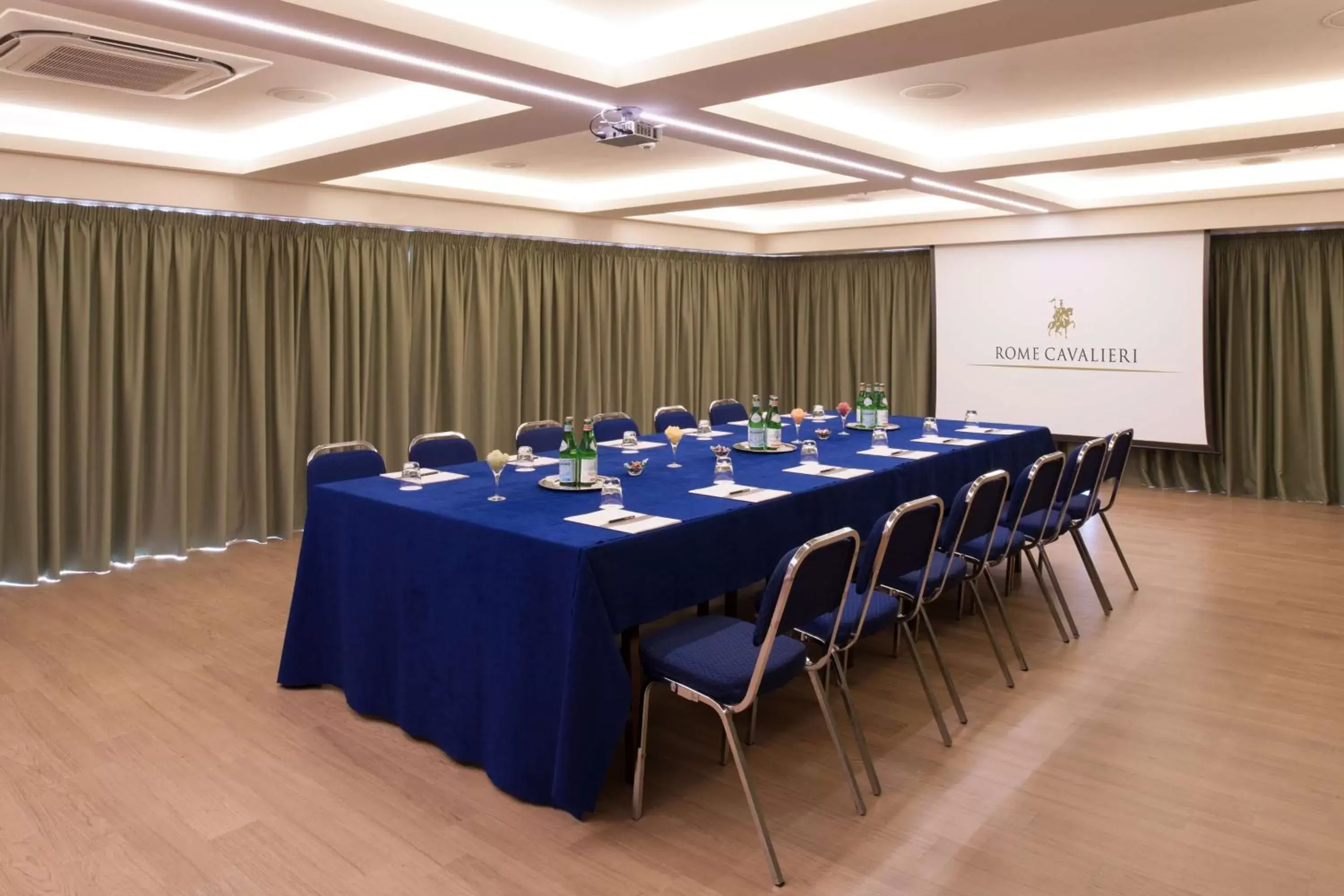 Meeting/conference room in Rome Cavalieri, A Waldorf Astoria Hotel