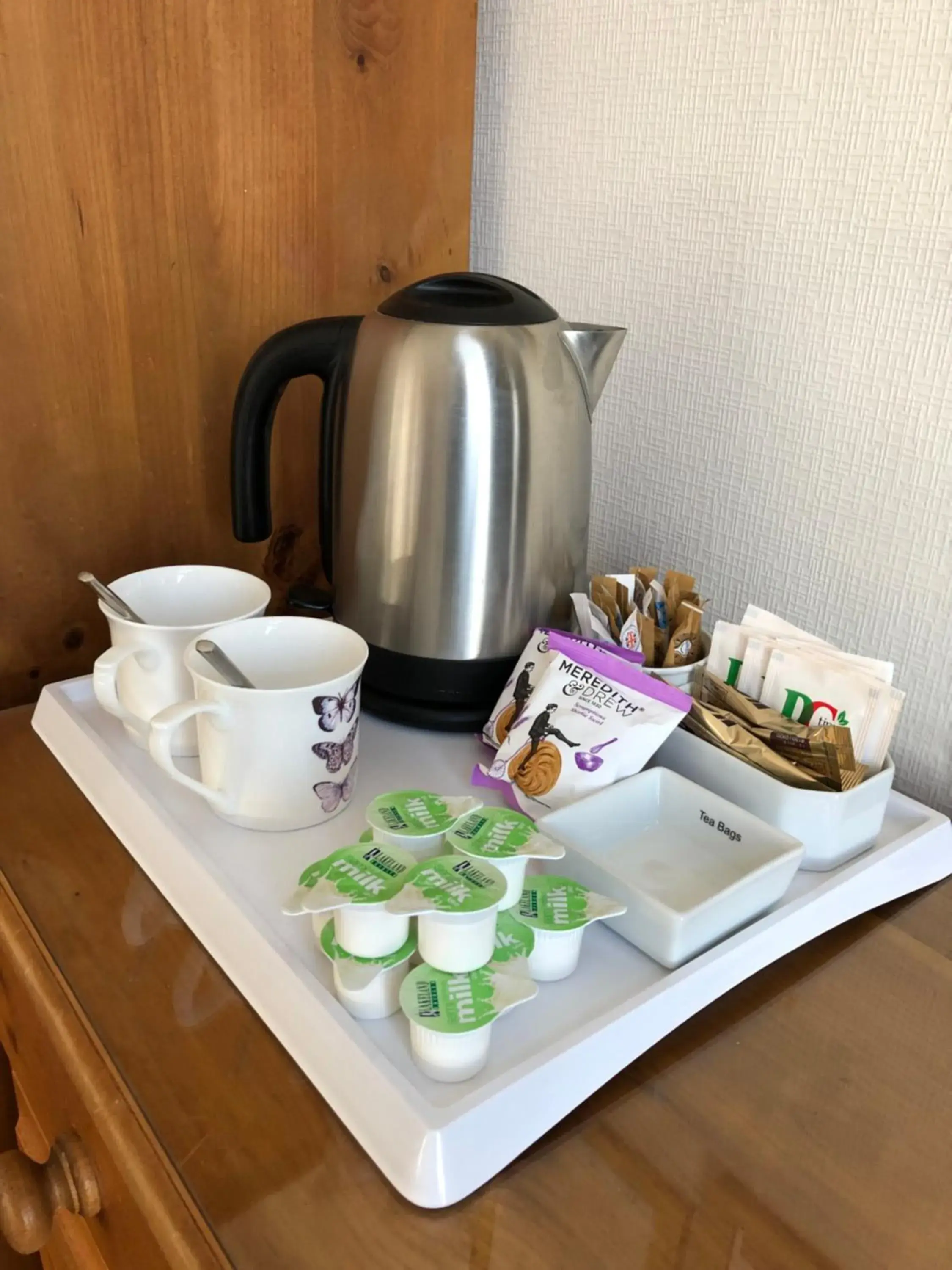 Coffee/tea facilities in Meadowcroft Guest House