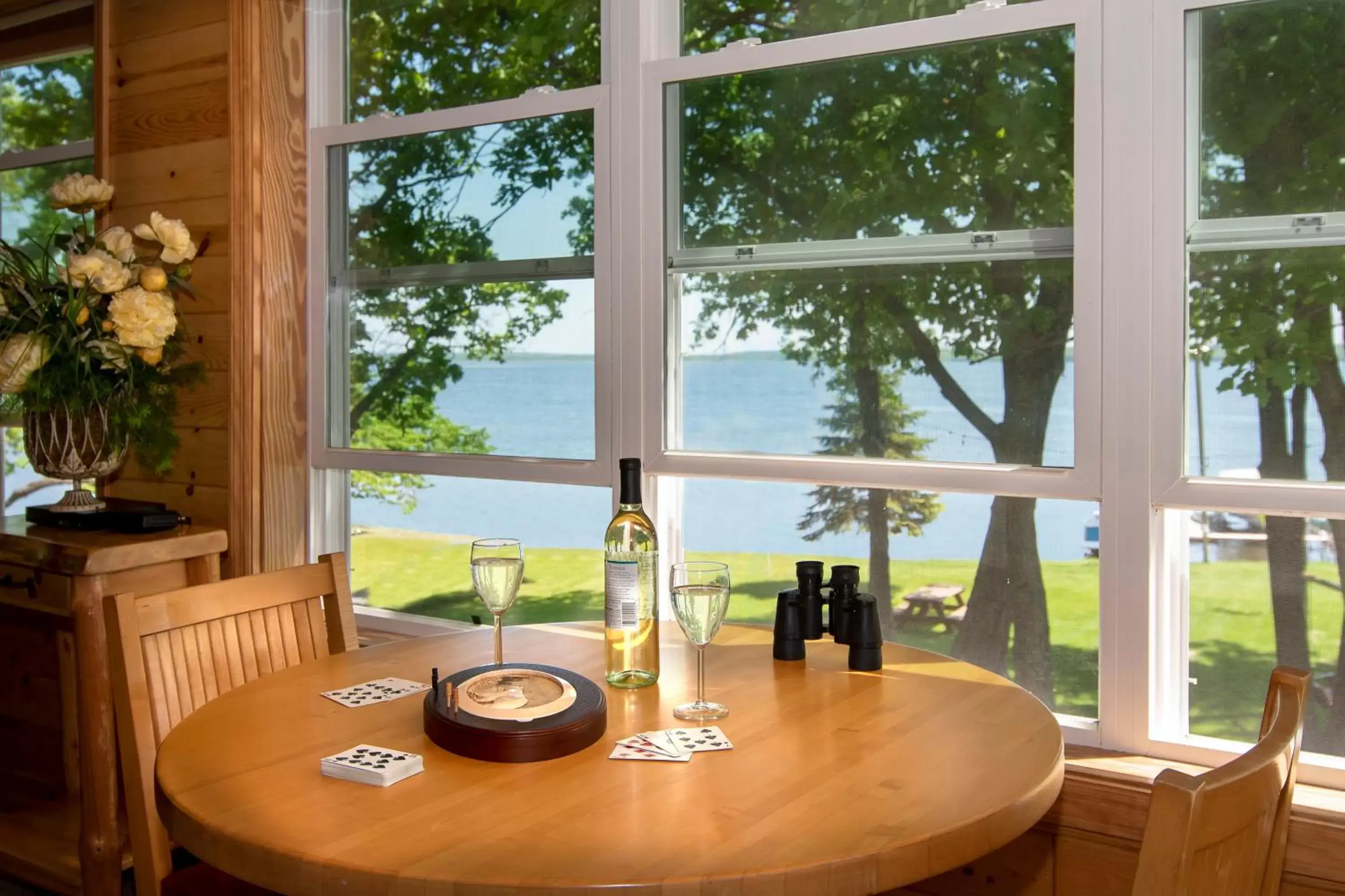 Bedroom, Drinks in Leech Lake Resort Bed & Breakfast