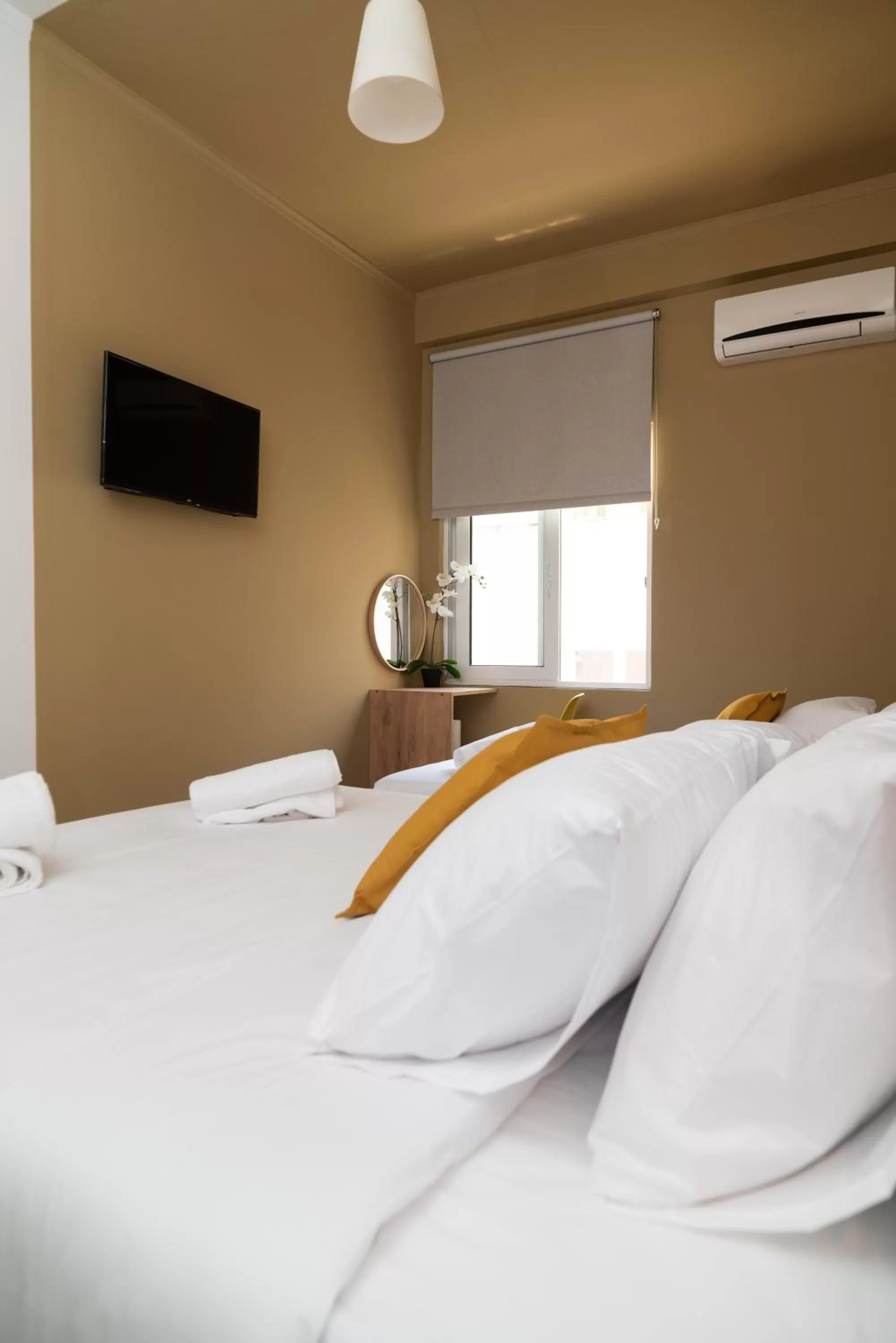 TV and multimedia, Bed in HOTEL_TIER