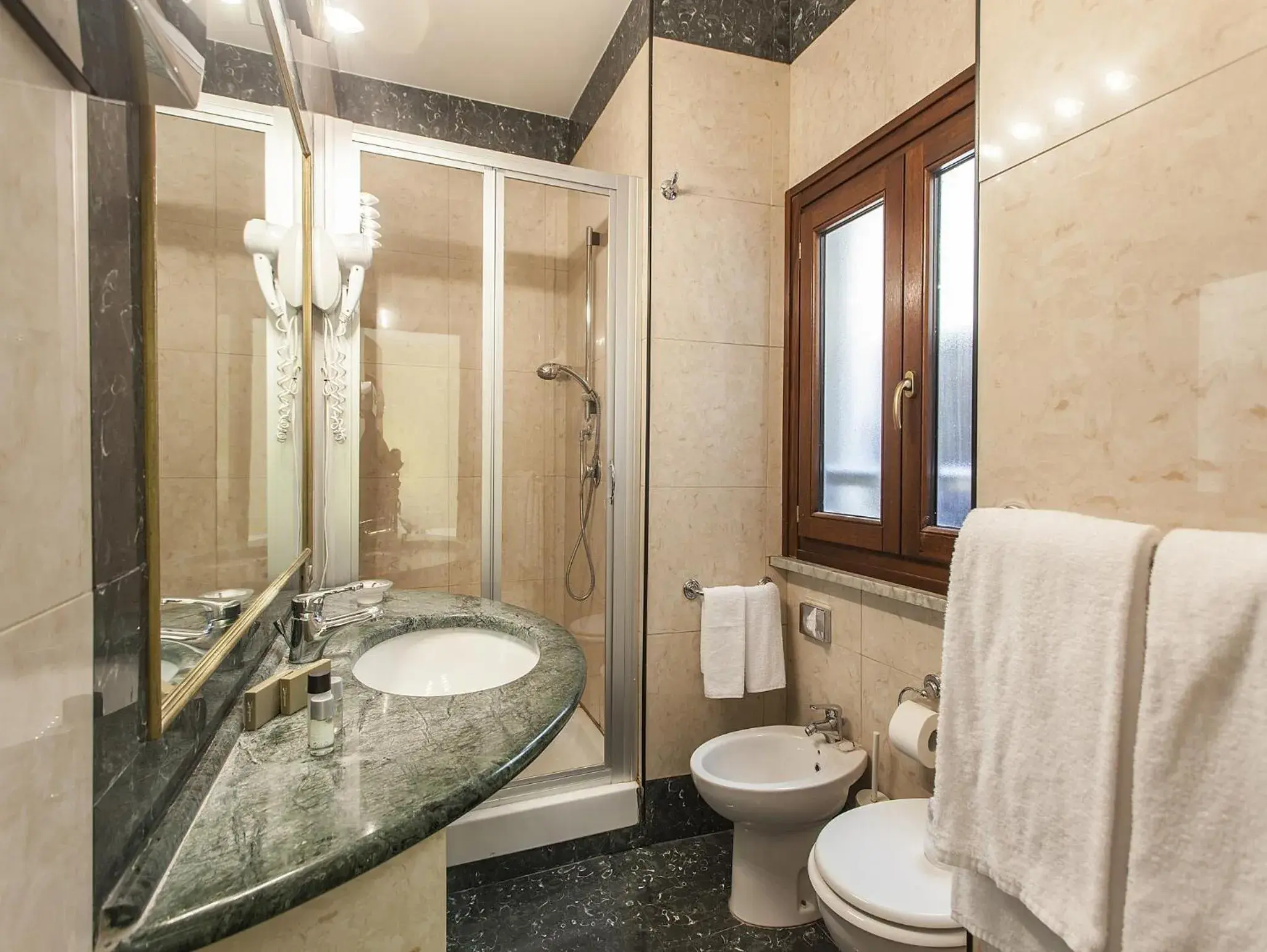 Bathroom in Hotel Regina Giovanna