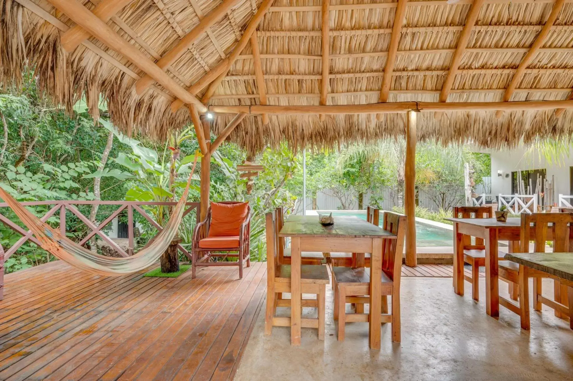 Restaurant/Places to Eat in Antema Lodge Secteur Tamarindo, piscine, yoga, gym, jungle et paix