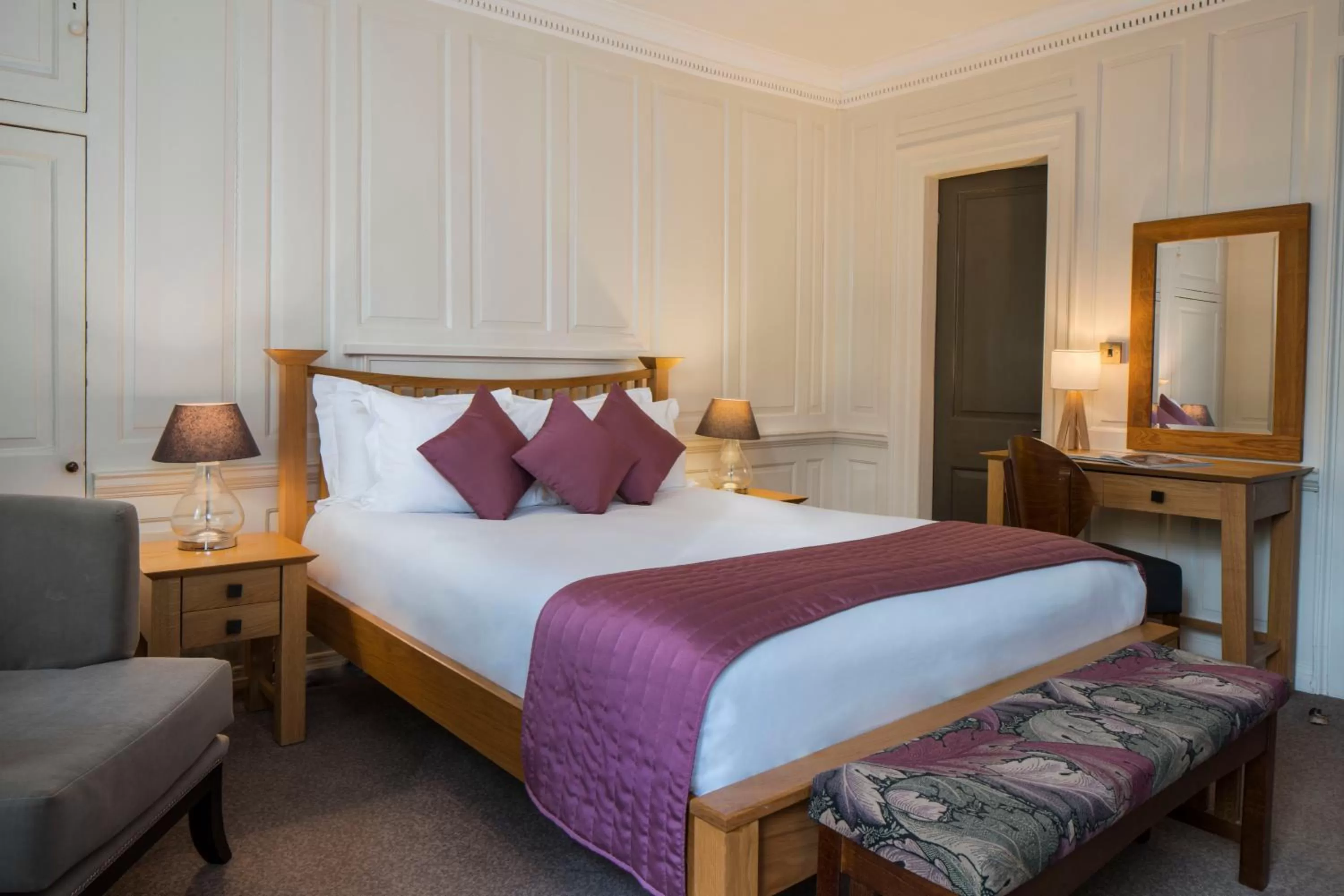 Bed in Vanbrugh House Hotel