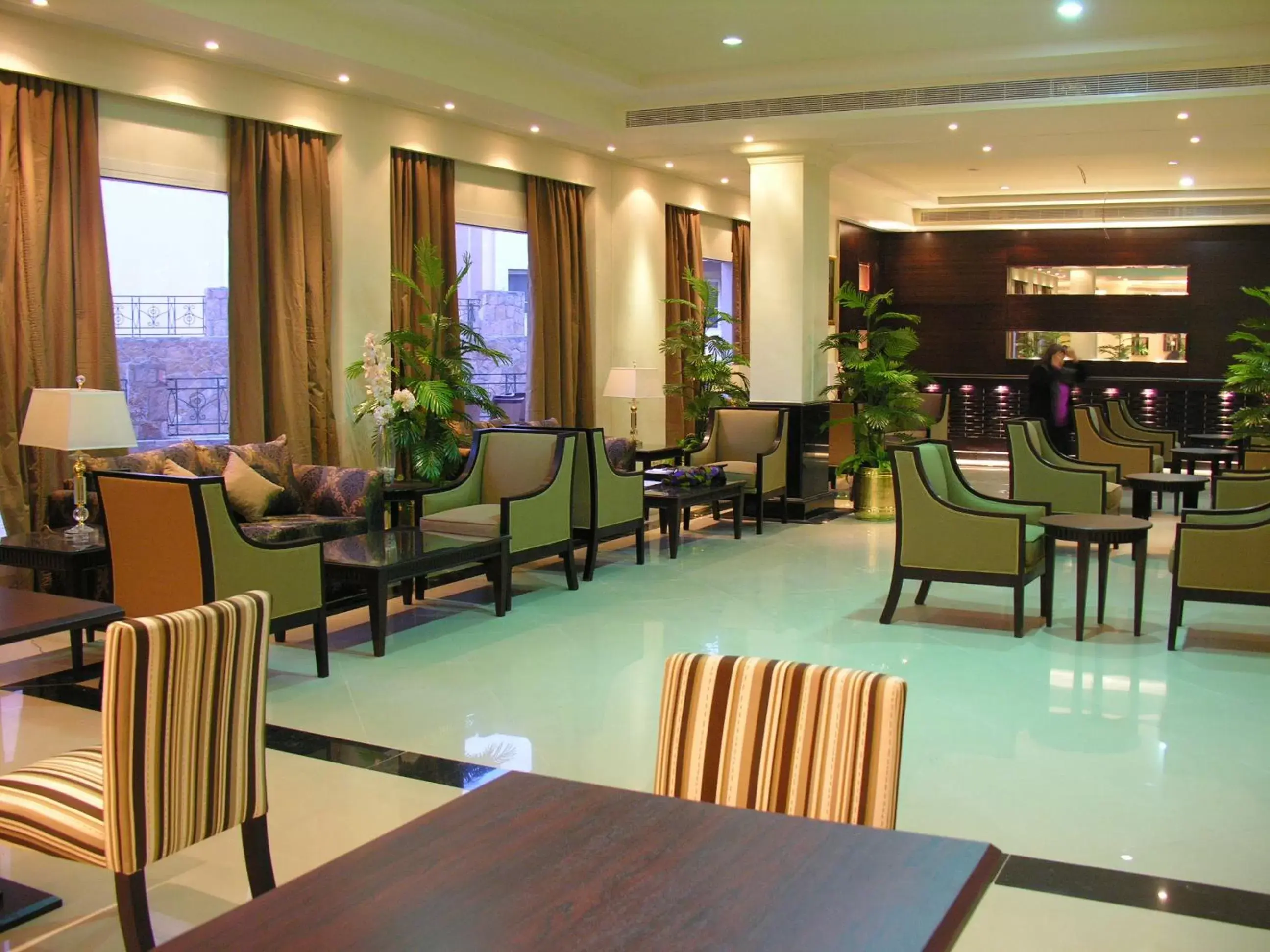 Lobby or reception, Restaurant/Places to Eat in Pyramisa Sunset Pearl Apartments