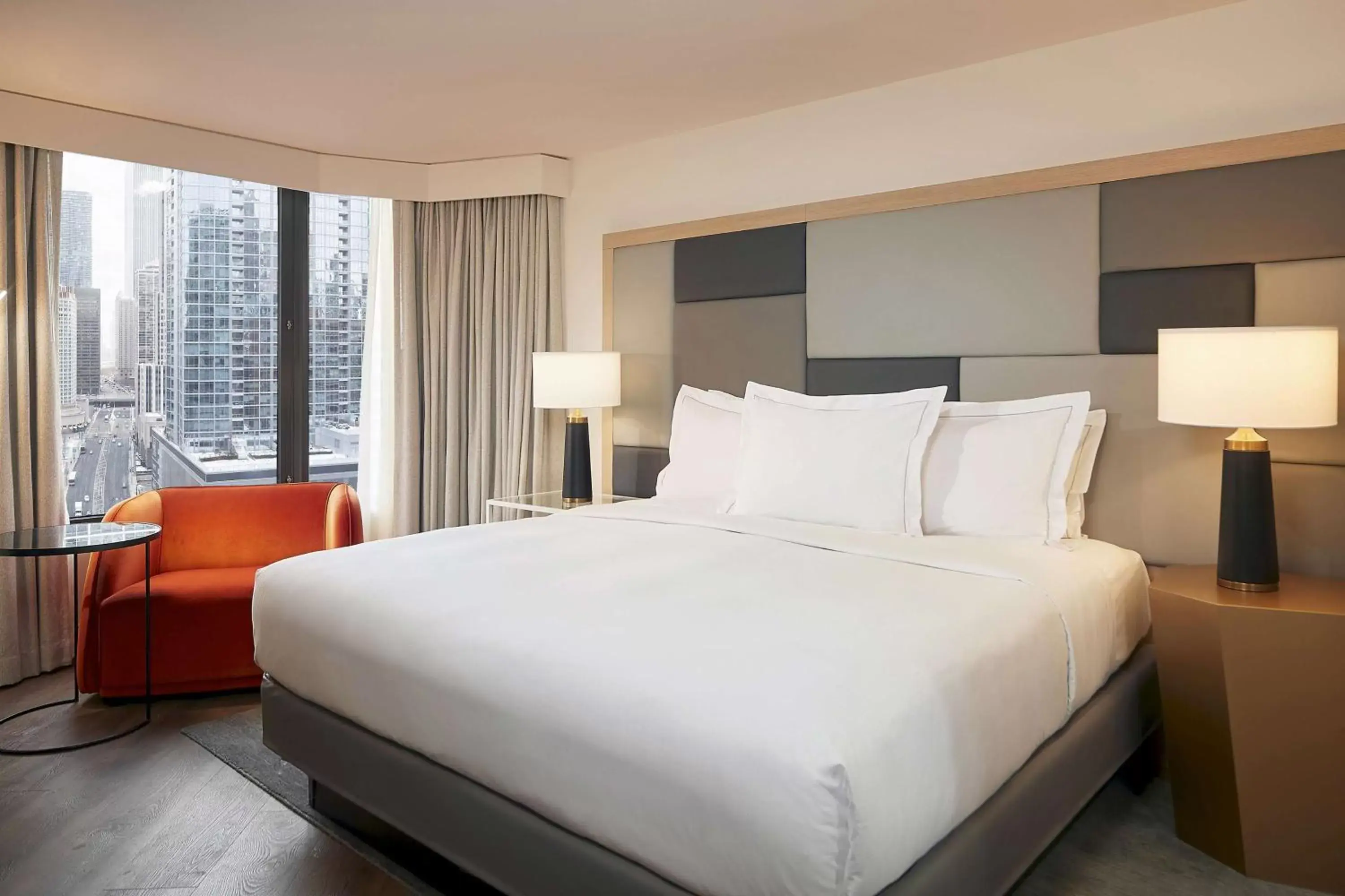 Living room, Bed in Hilton Grand Vacations Club Chicago Magnificent Mile