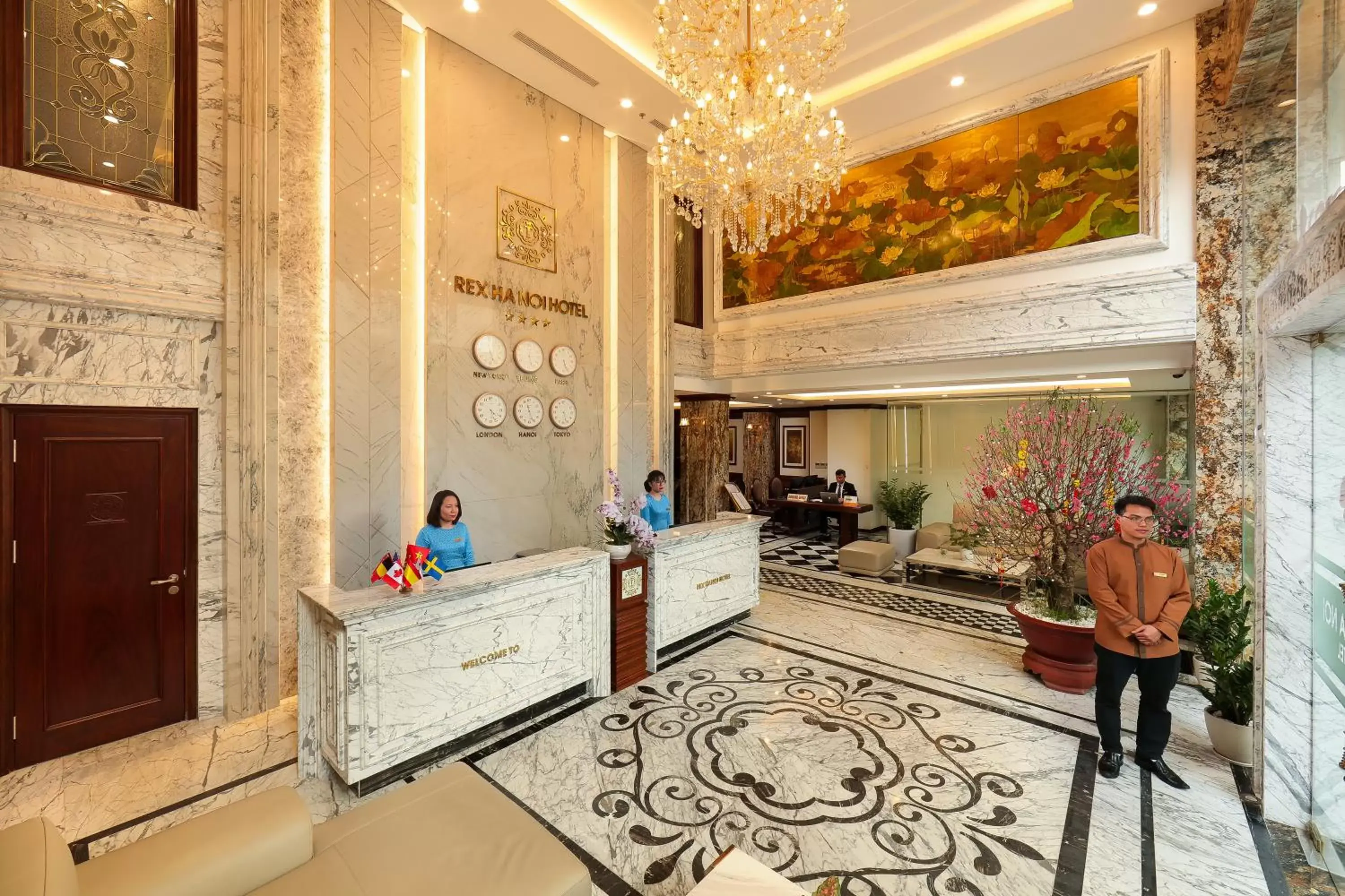 Lobby or reception, Kitchen/Kitchenette in Rex Hanoi Hotel