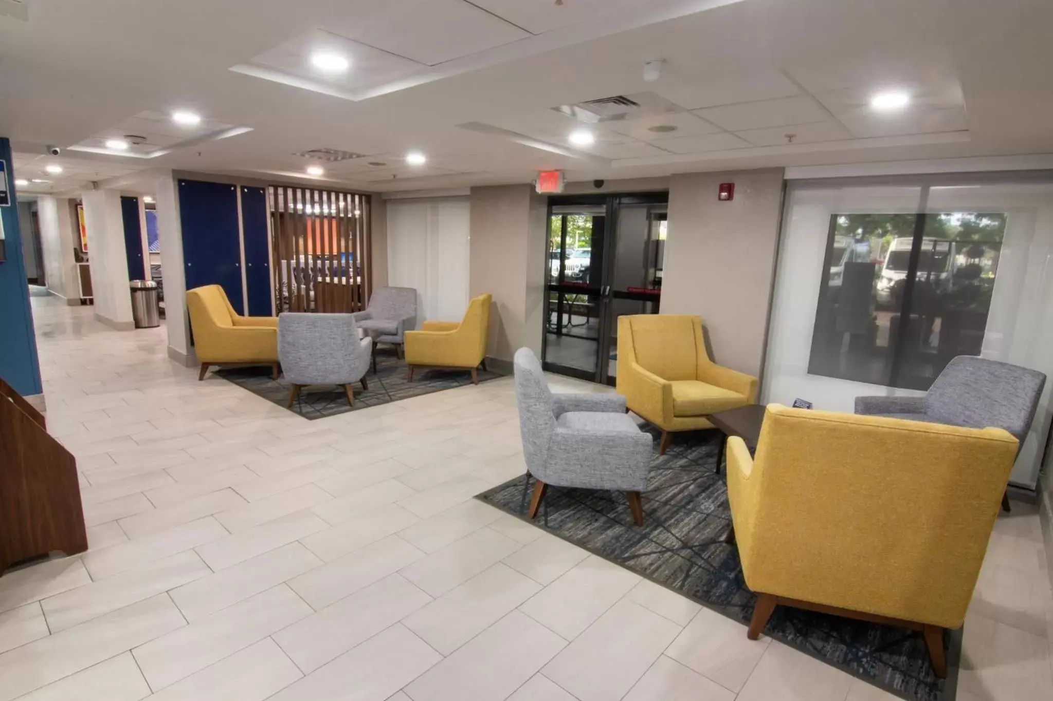 Property building, Lobby/Reception in Holiday Inn Express and Suites Fort Lauderdale Airport West, an IHG Hotel