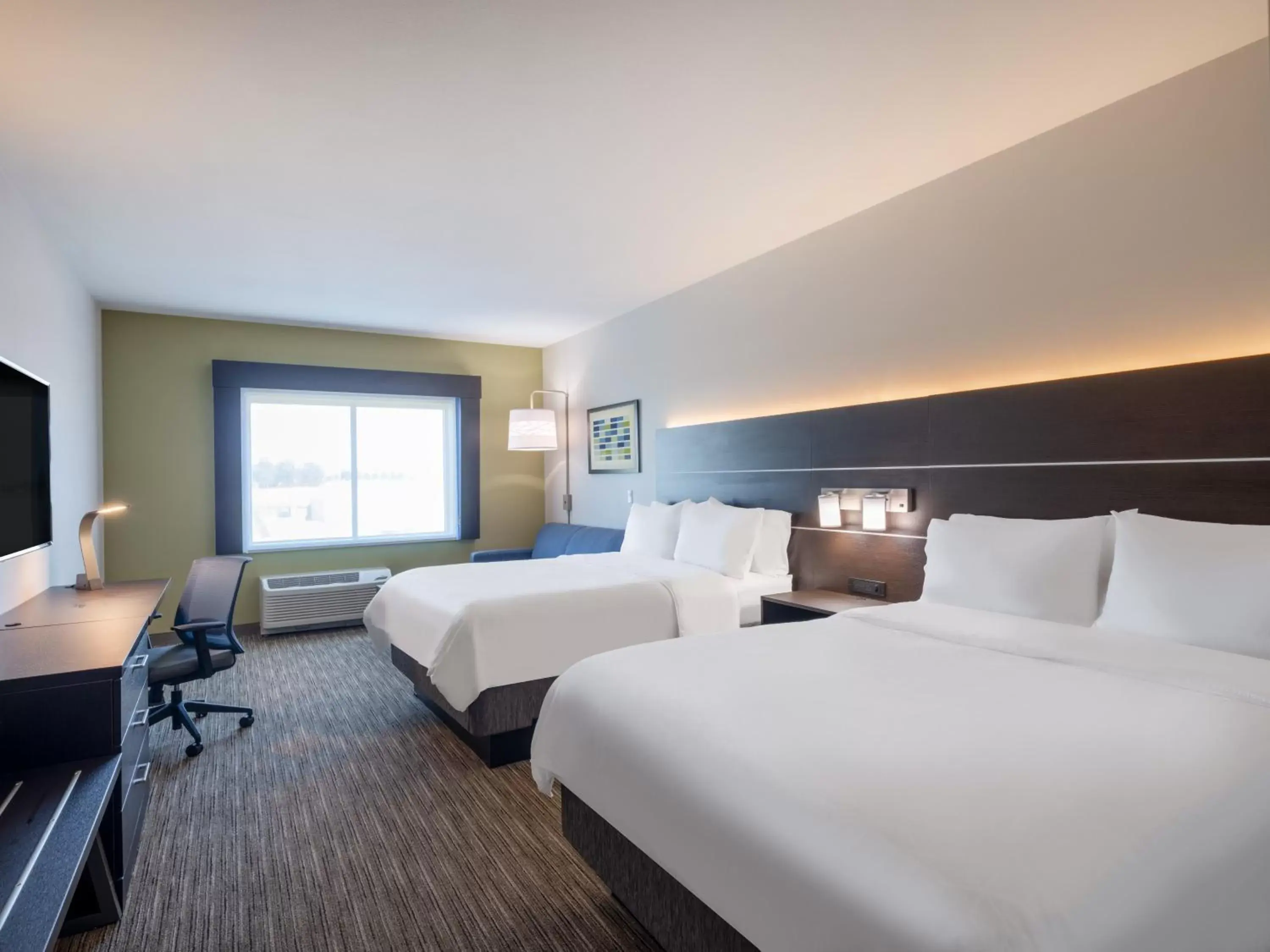 Photo of the whole room, Bed in Holiday Inn Express & Suites - Watertown, an IHG Hotel