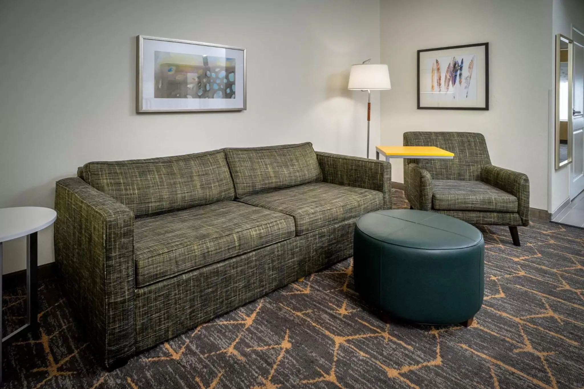 Photo of the whole room, Seating Area in Holiday Inn Hotel & Suites Beckley, an IHG Hotel