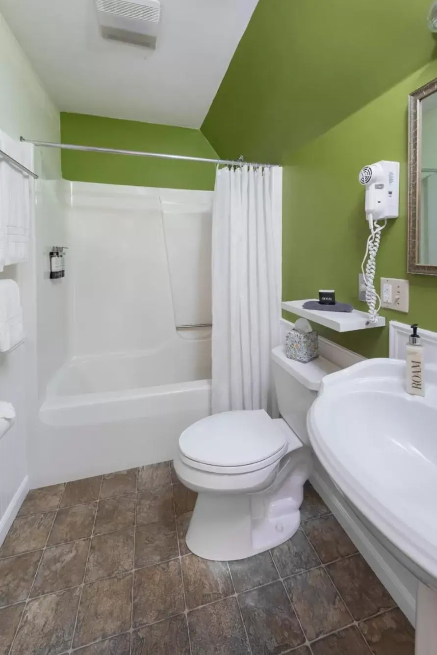 Bathroom in The Craignair Inn & Causeway Restaurant