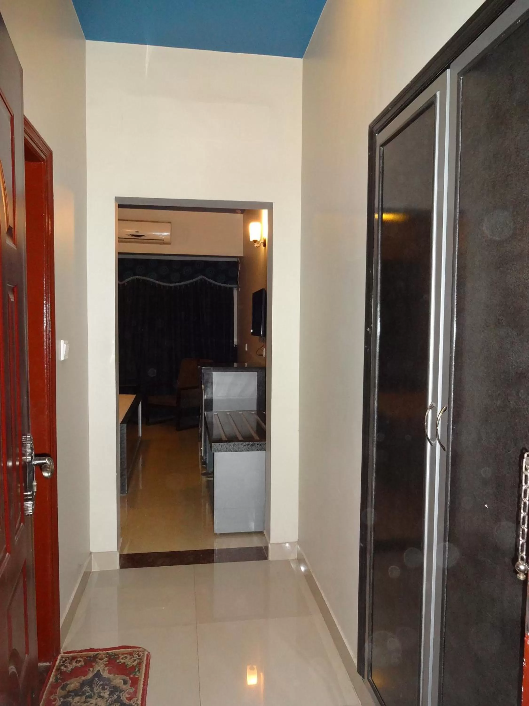 Other, TV/Entertainment Center in Hotel Sky Towers