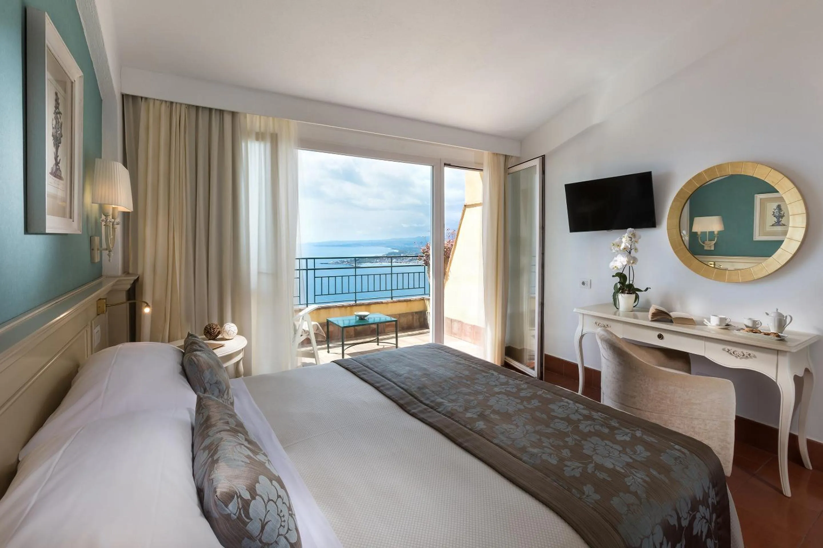 Photo of the whole room, Bed in Hotel Villa Belvedere