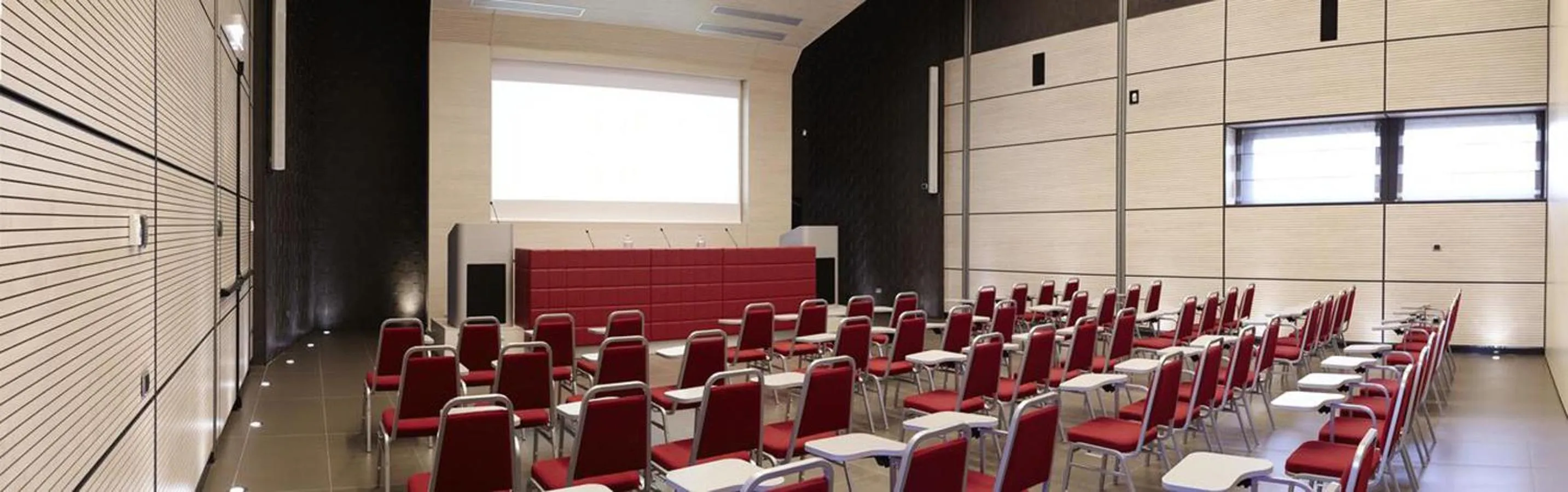 Meeting/conference room in RMH MODENA DES ARTS