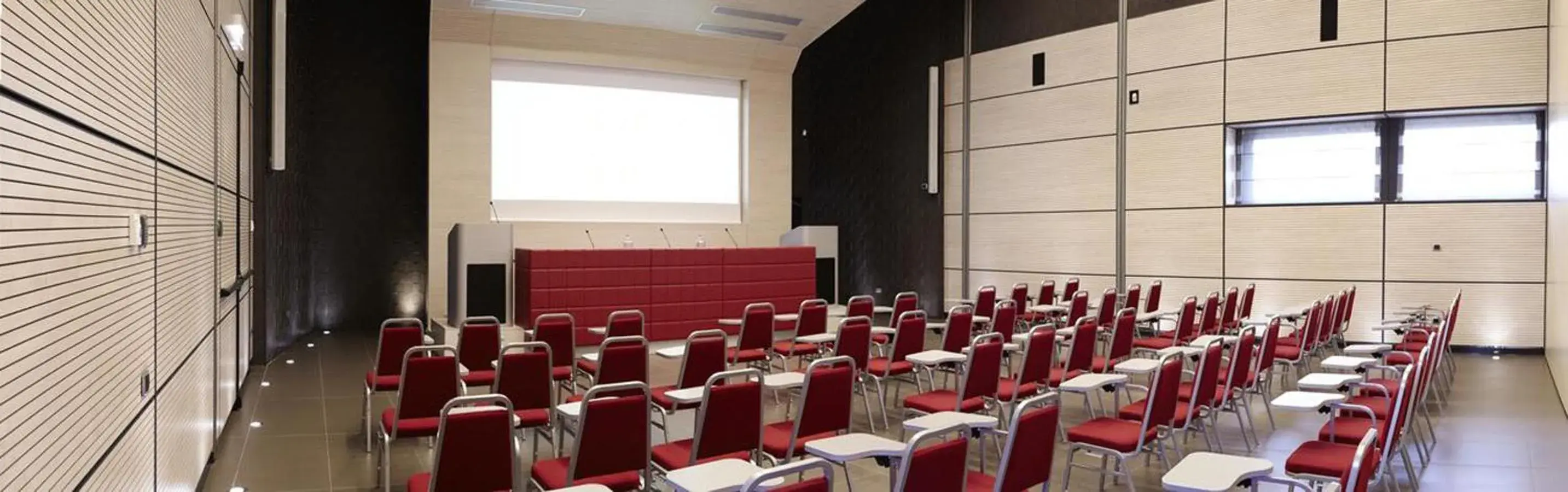 Meeting/conference room in RMH MODENA DES ARTS