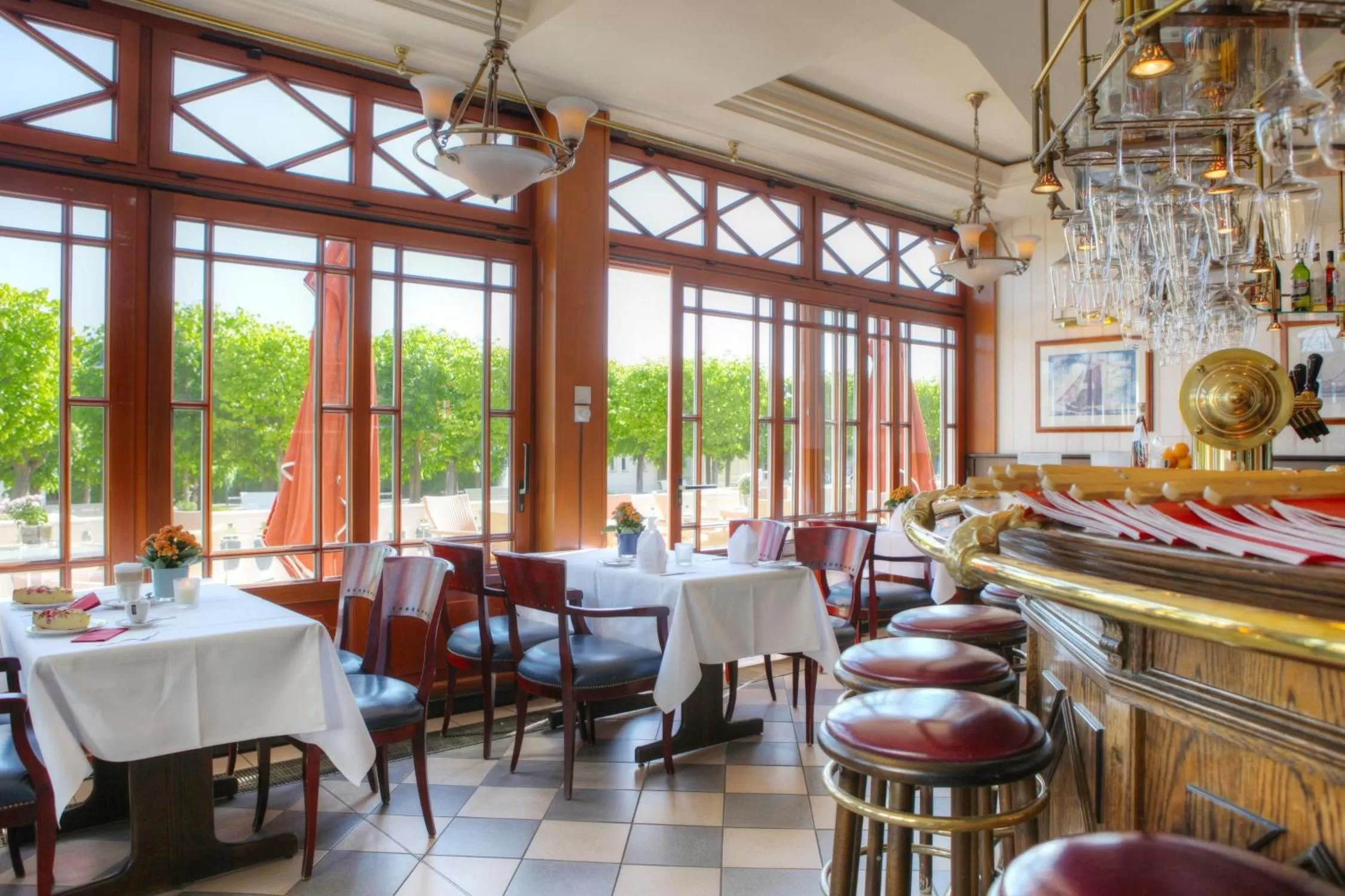 Restaurant/places to eat in SEETELHOTEL Ahlbecker Hof das elegante Traditionshotel & ruhiger Rückzugsort an der Ostsee