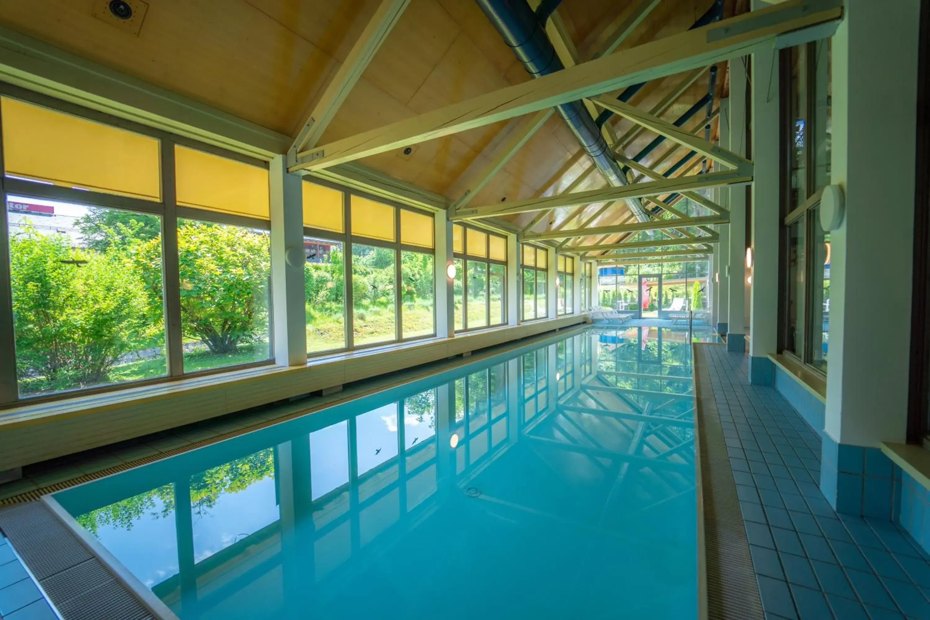 Swimming Pool in Hotel Jezero