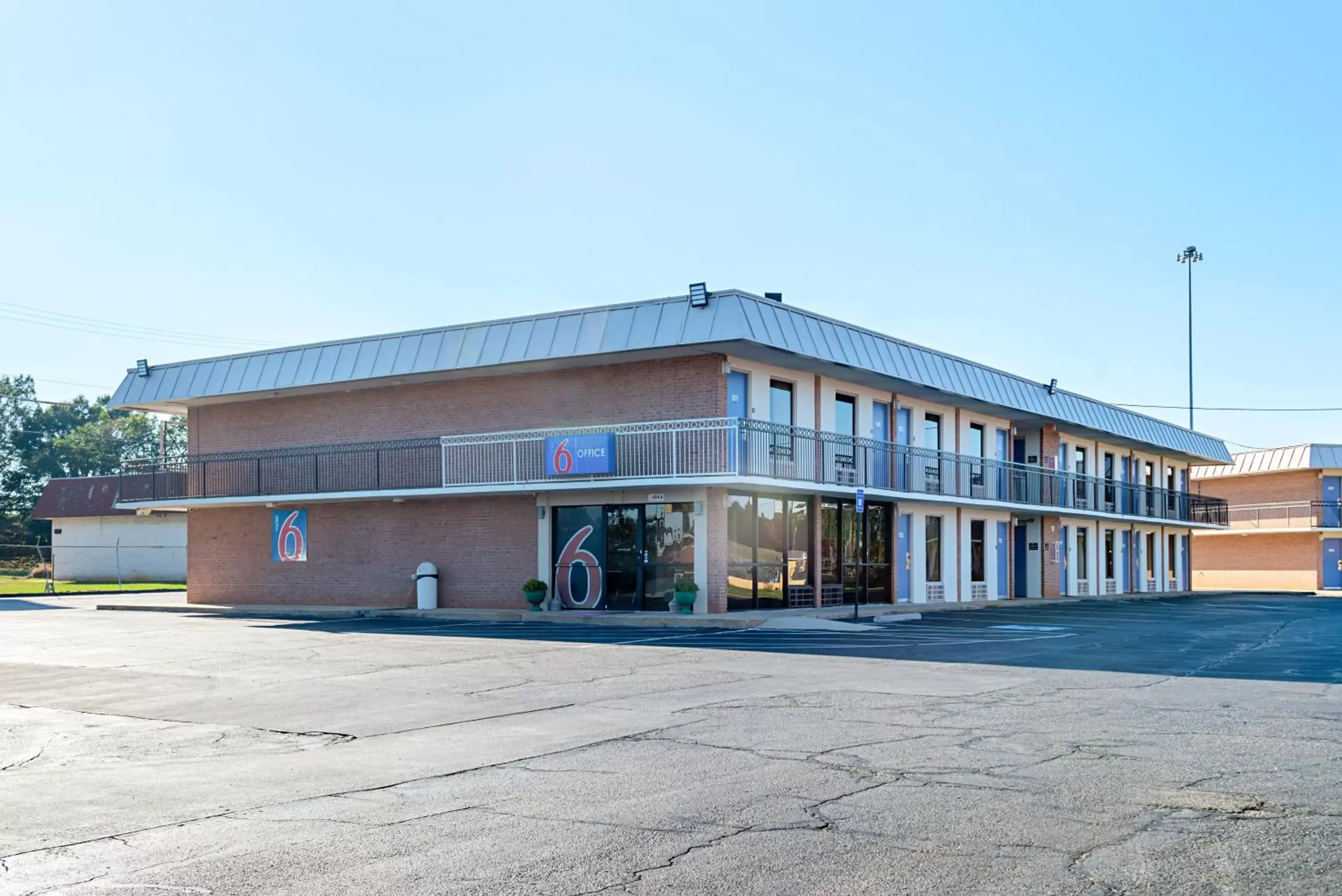 Facade/entrance, Property Building in Motel 6-Perry, GA