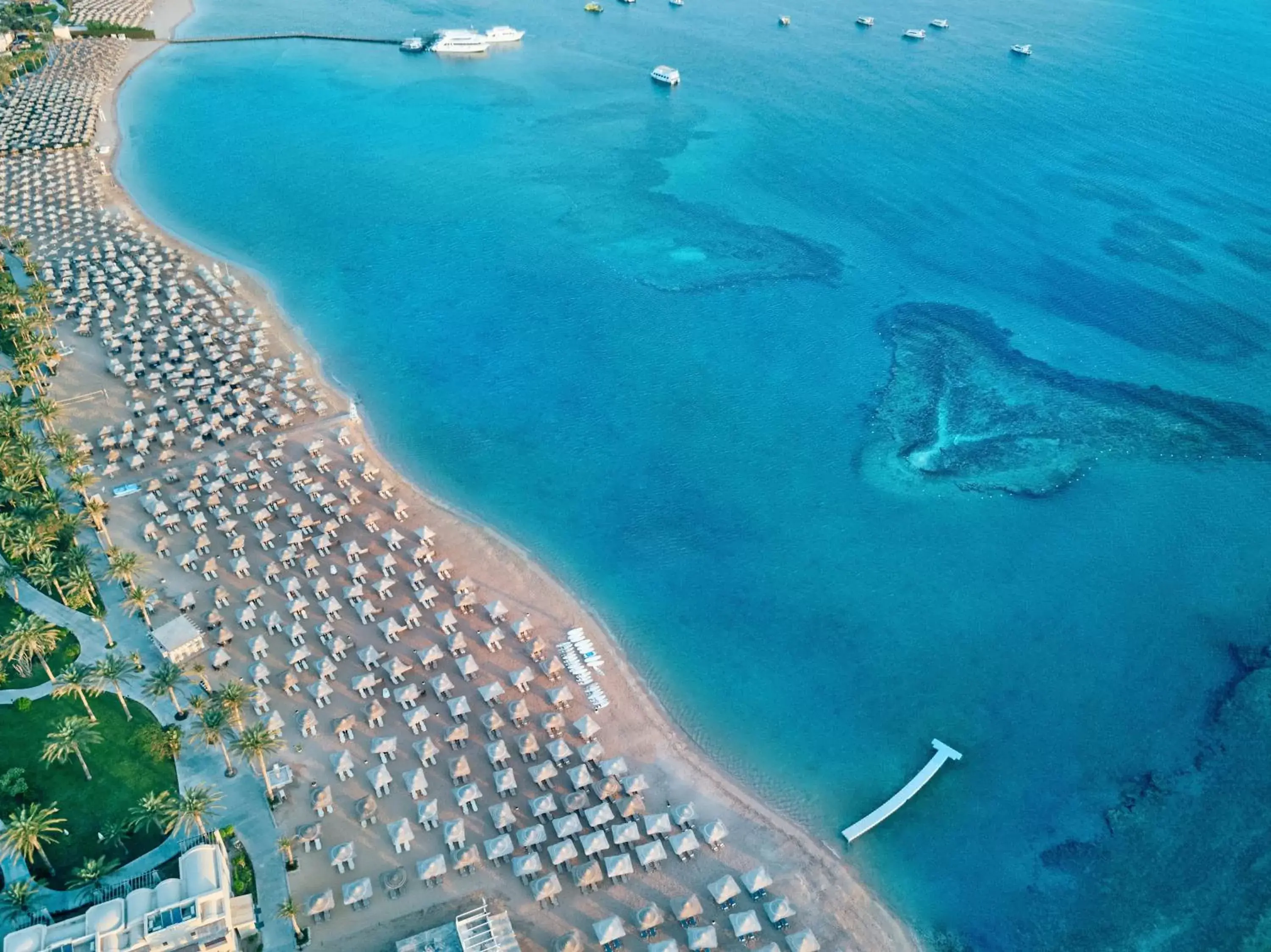 Beach, Bird's-eye View in Jaz Makadina