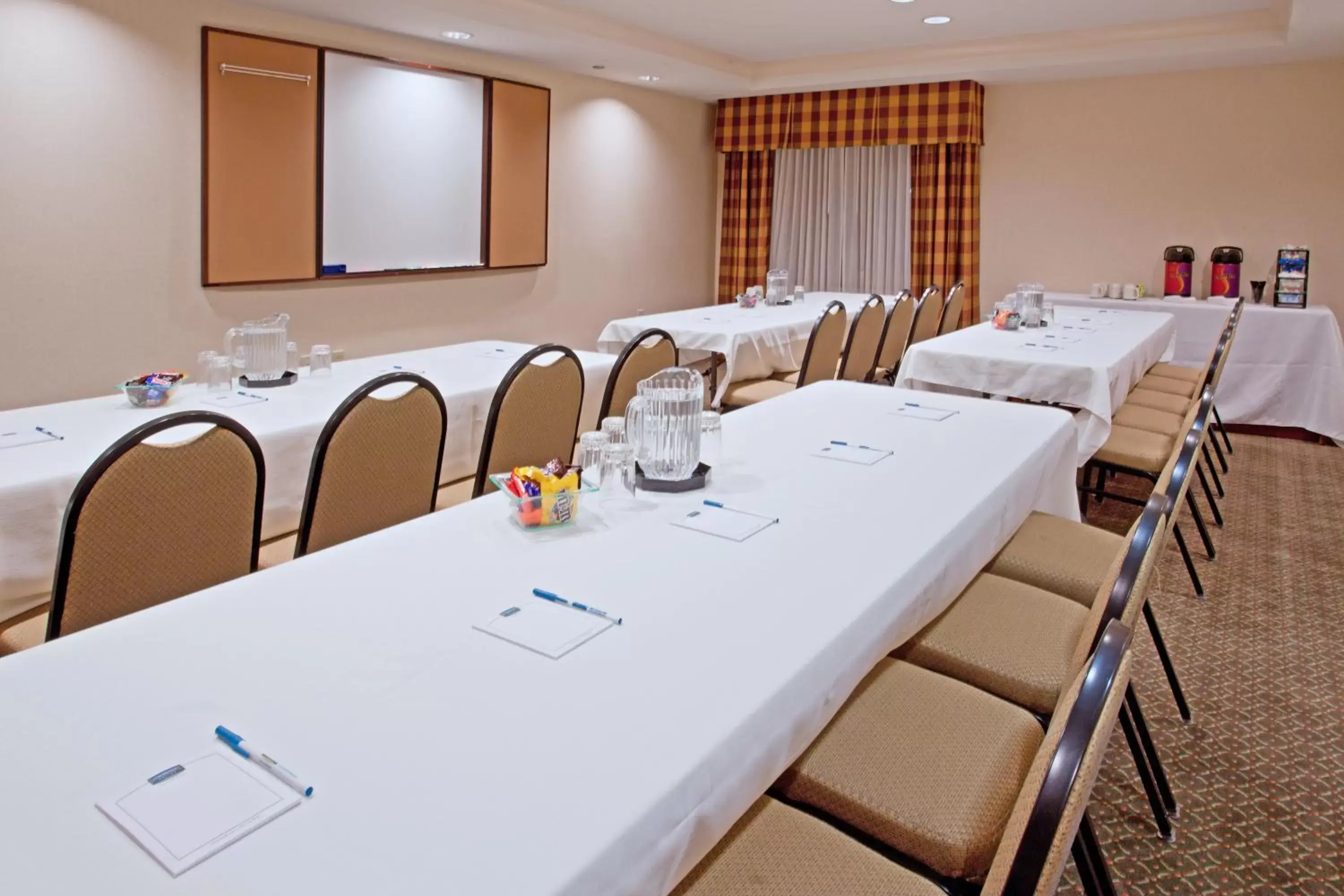 Meeting/conference room in Staybridge Suites Houston - Willowbrook, an IHG Hotel