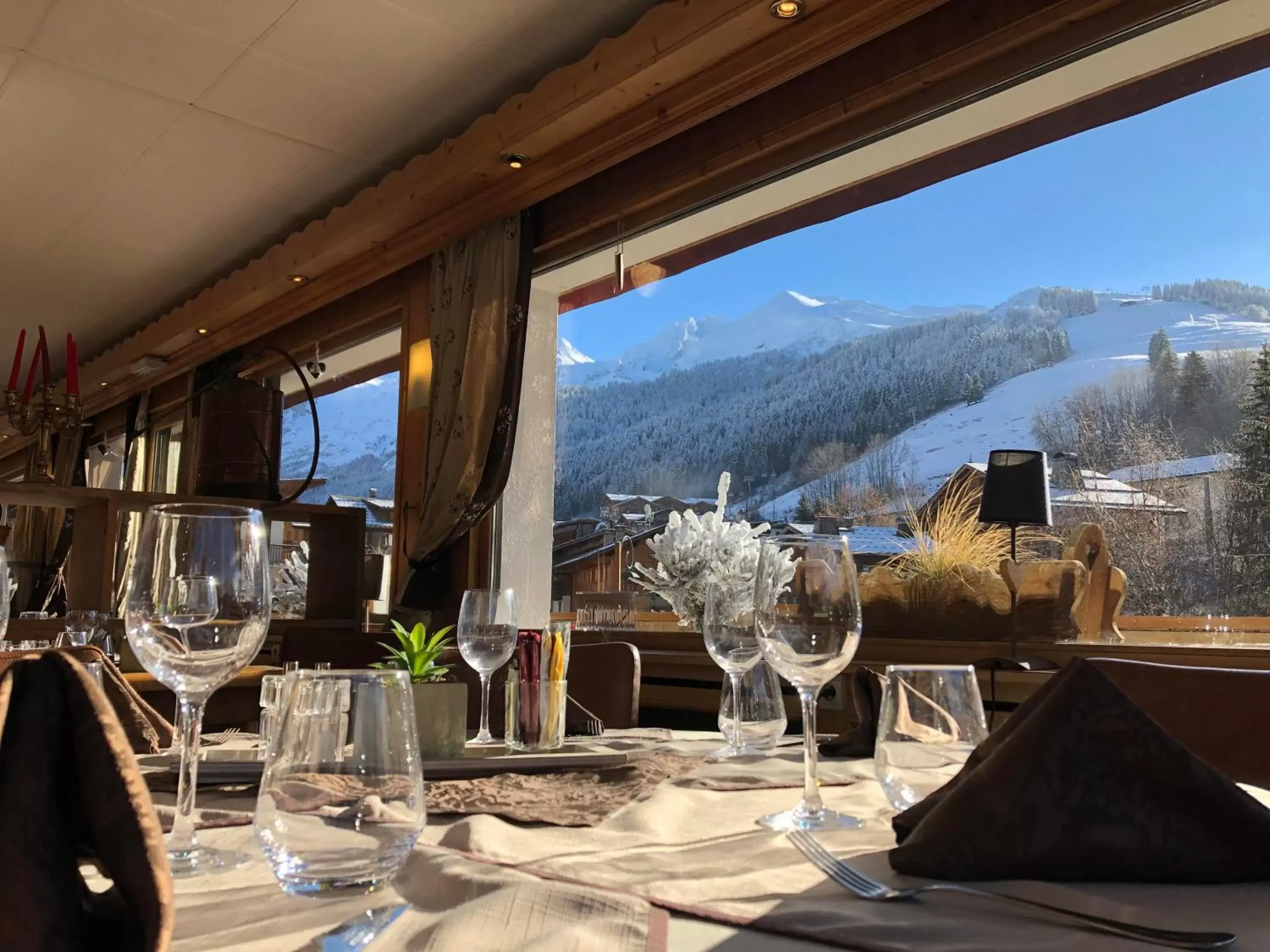 Restaurant/Places to Eat in Hotel La Montagne