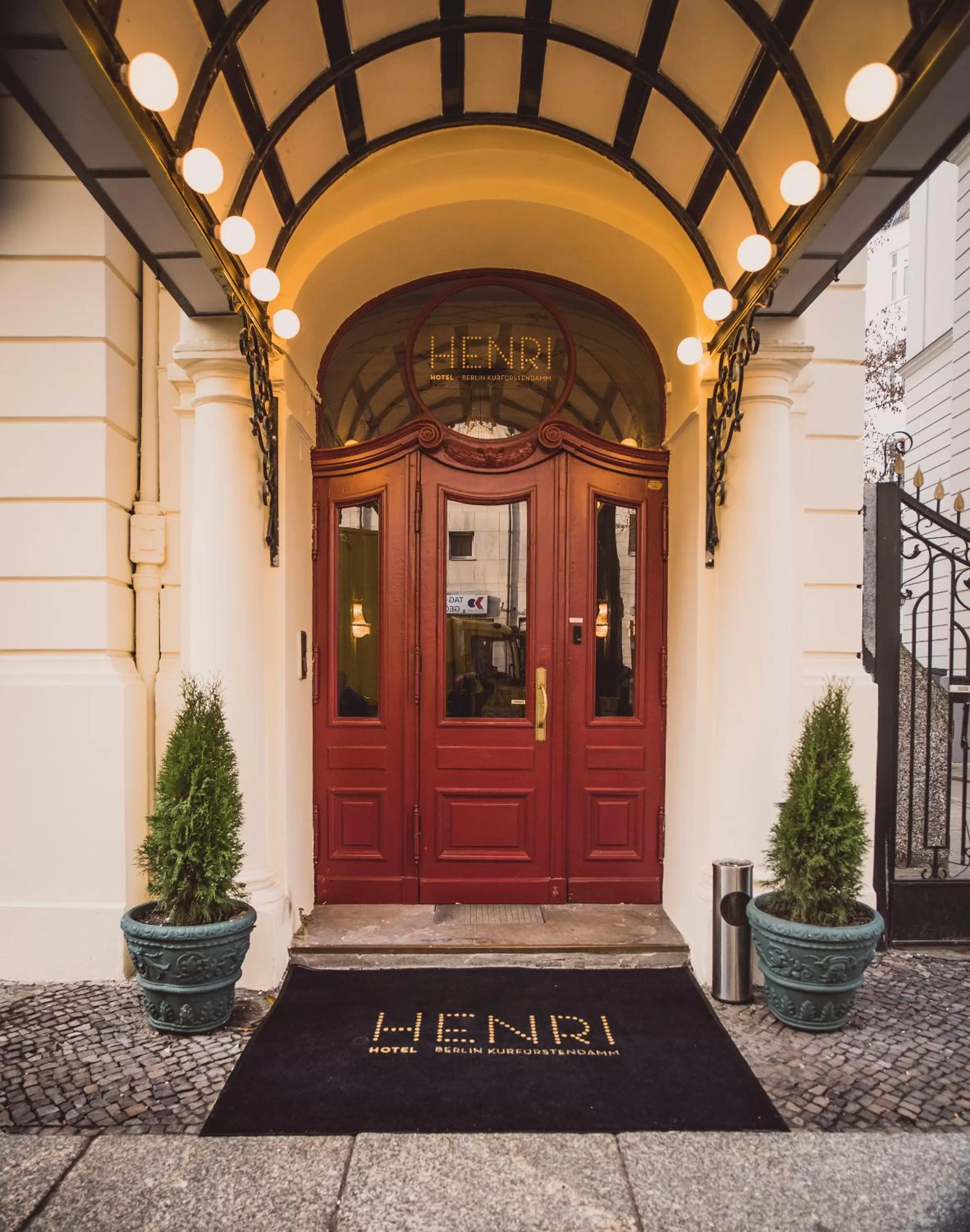 Facade/entrance in HENRI Hotel Berlin Kurfürstendamm