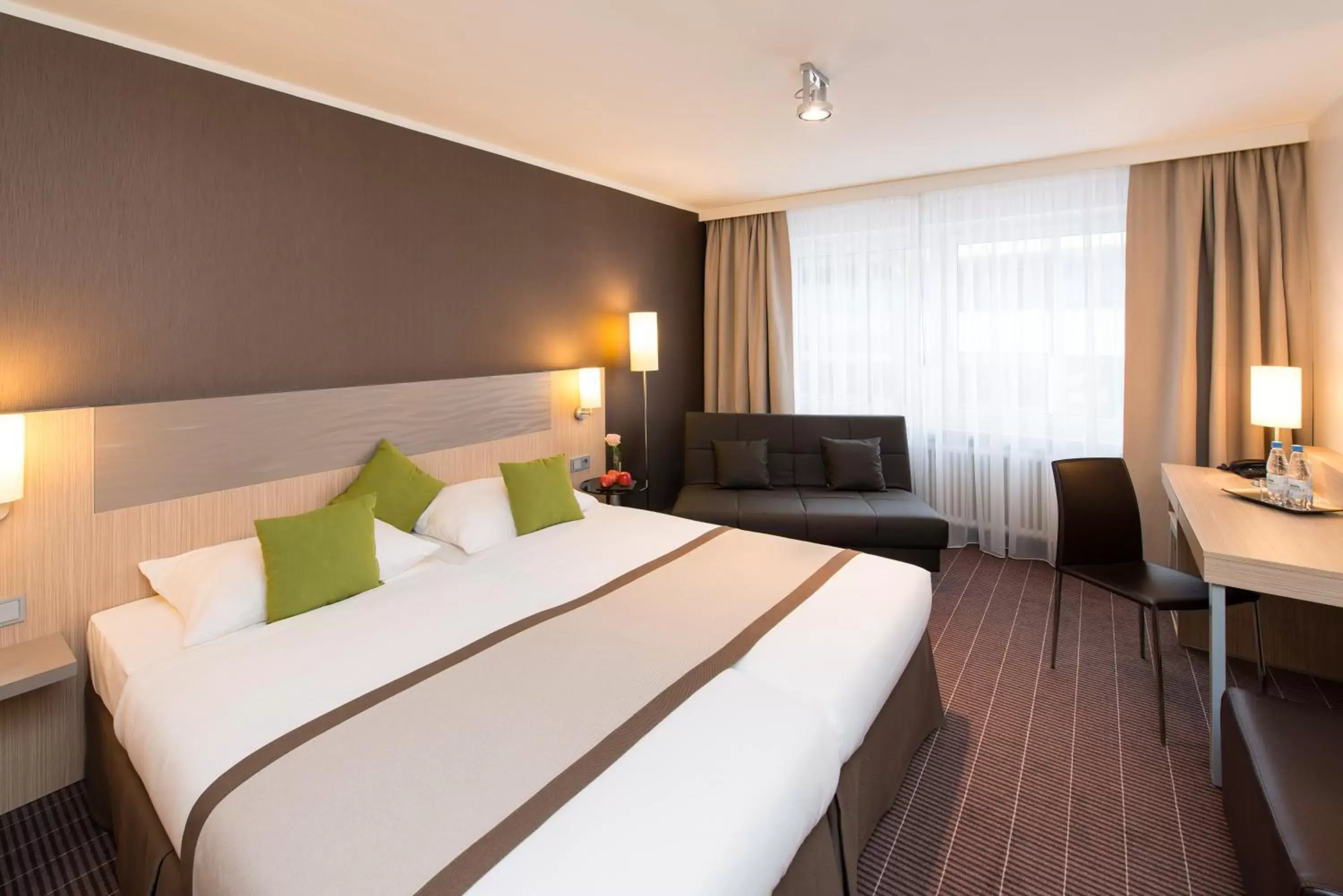 Photo of the whole room, Bed in Hotel New Orly