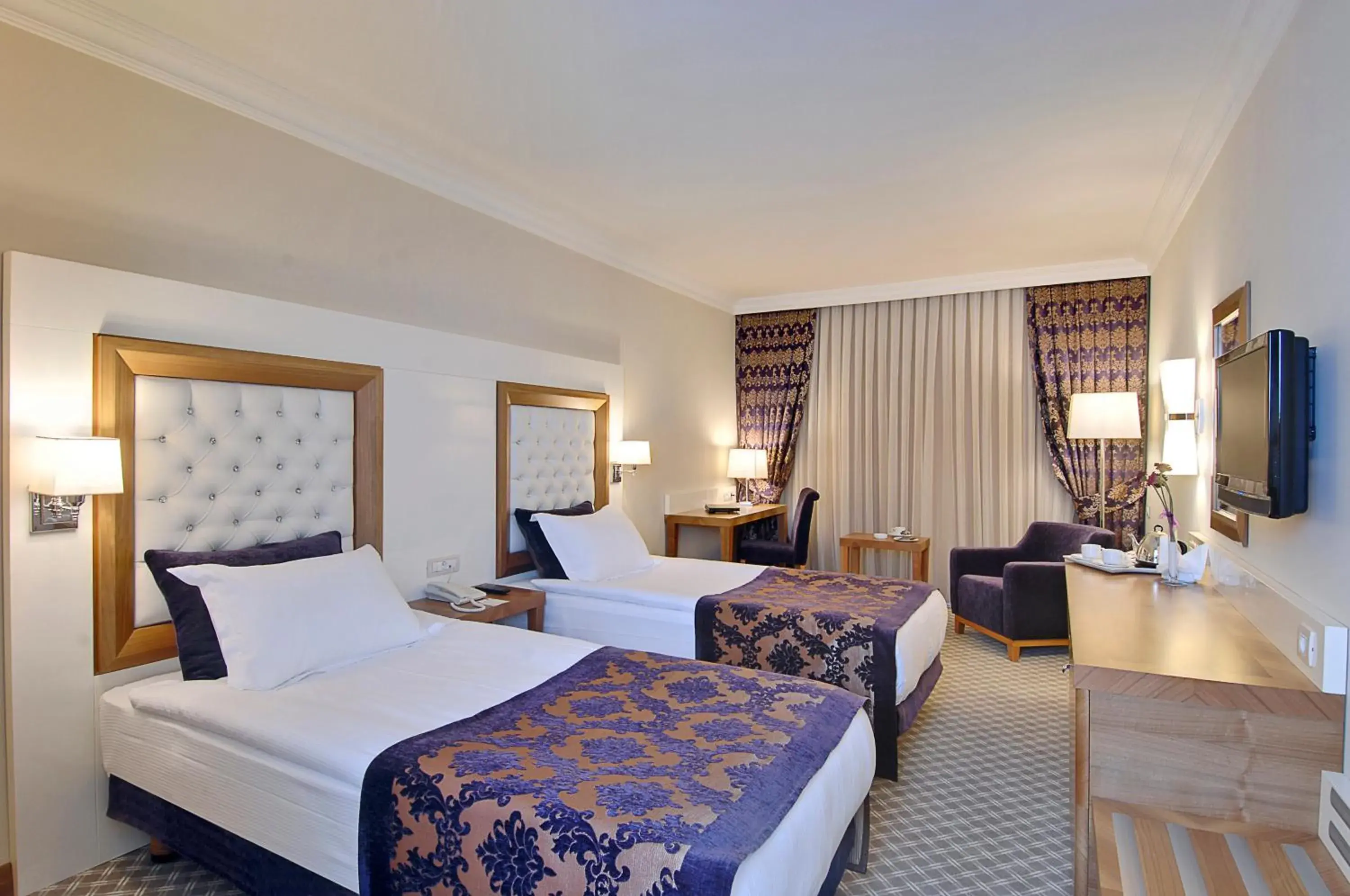 Photo of the whole room, Bed in Tugcu Hotel Select Photo of the whole room, Bed in Tugcu Hotel Select