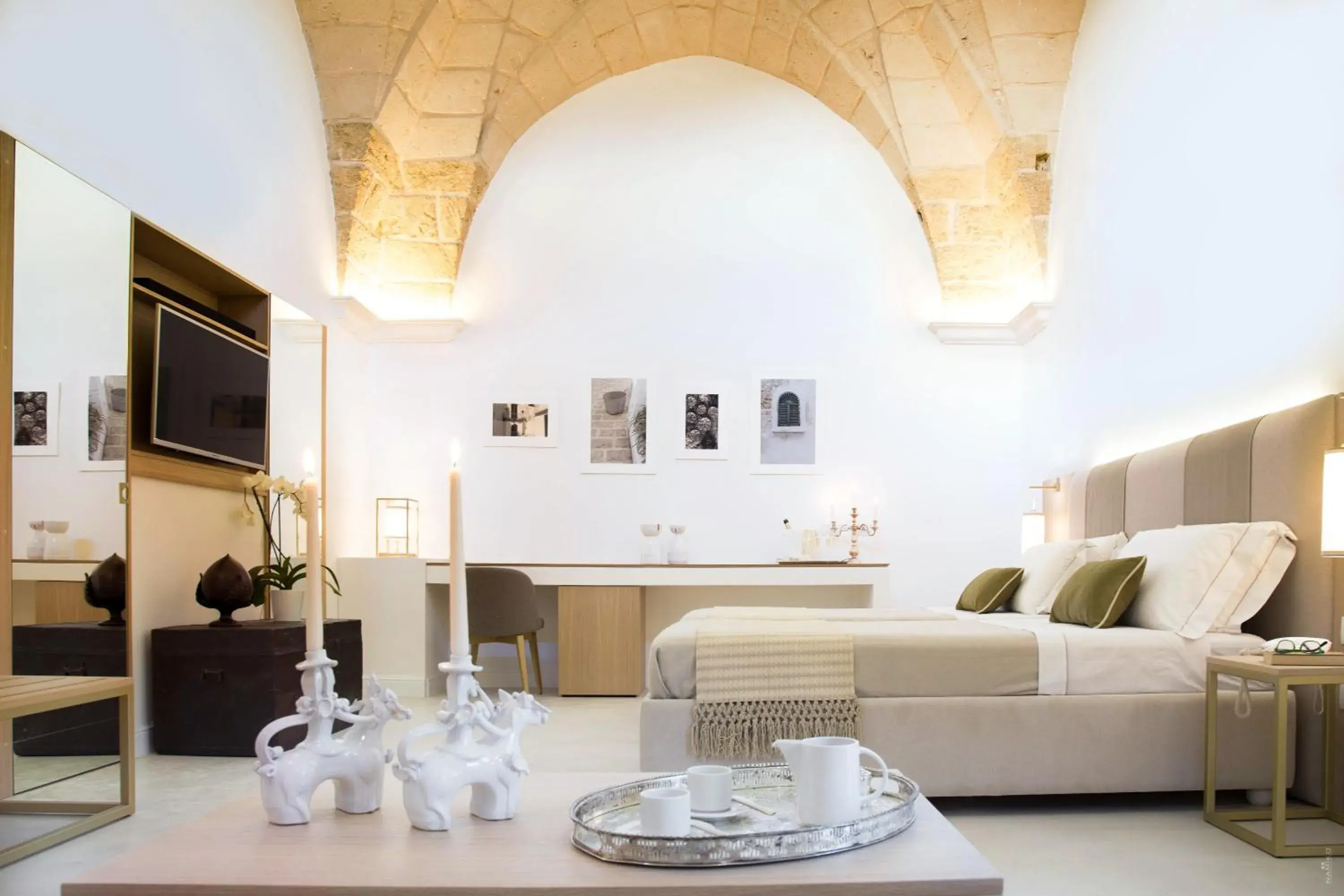 Bed, Seating Area in La Dimora delle Fate Luxury & SPA