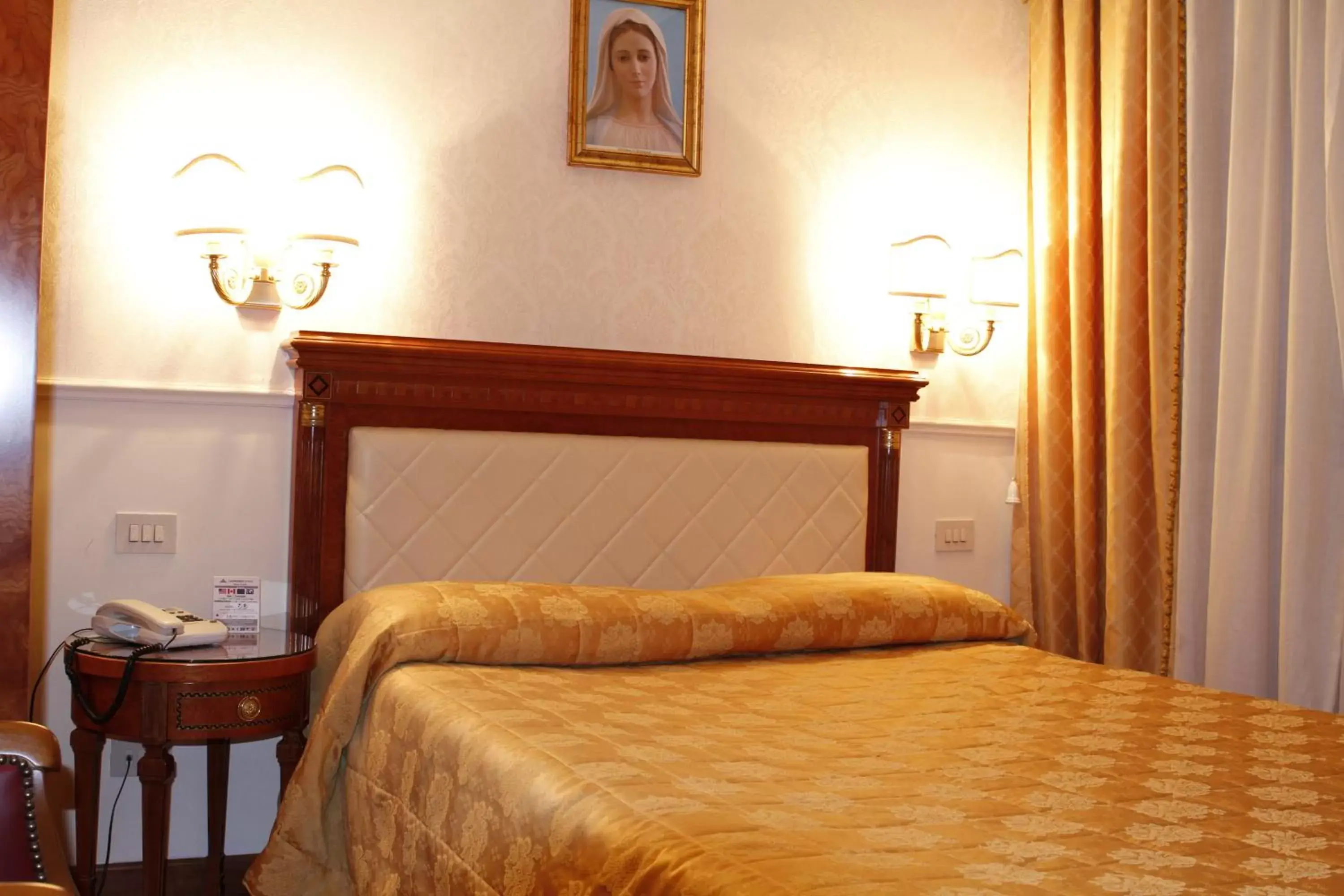 Bedroom, Bed in Hotel Genio