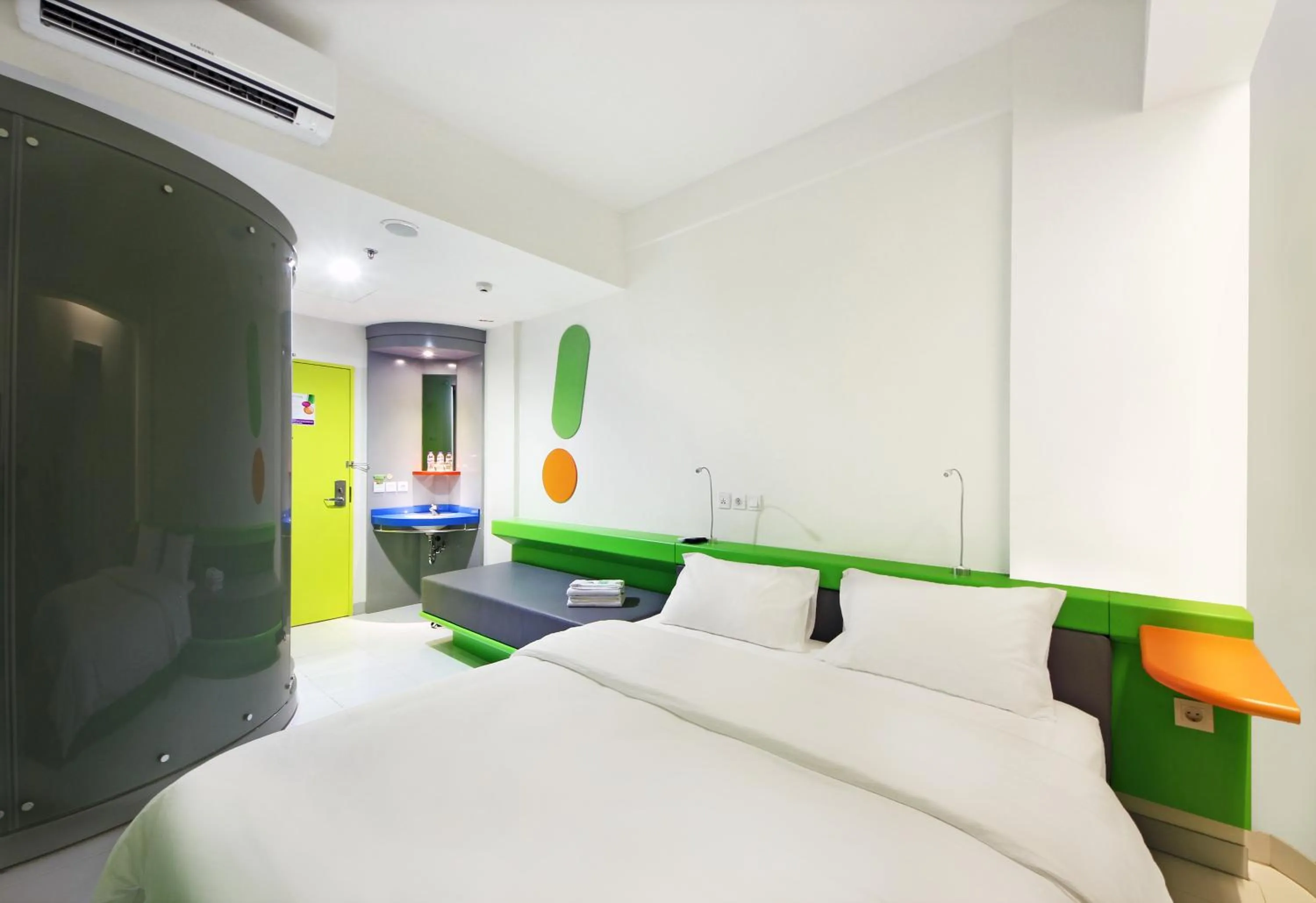 Bedroom, Bed in POP! Hotel Tebet Jakarta