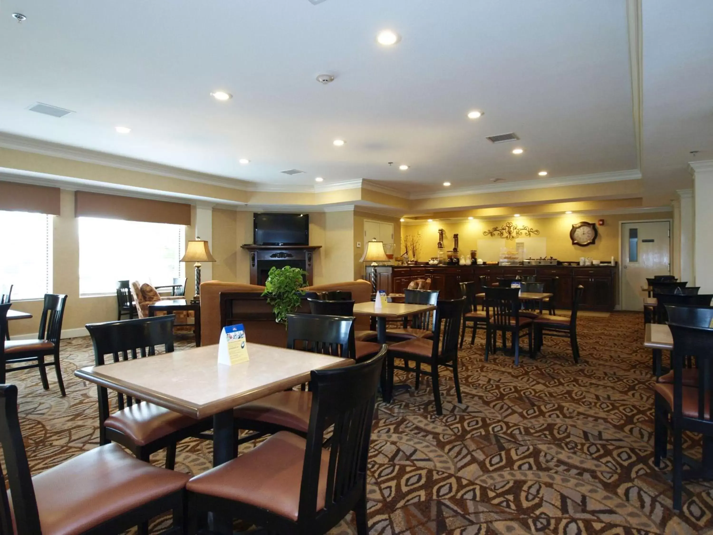 Restaurant/Places to Eat in Best Western Plus Valdosta Hotel & Suites