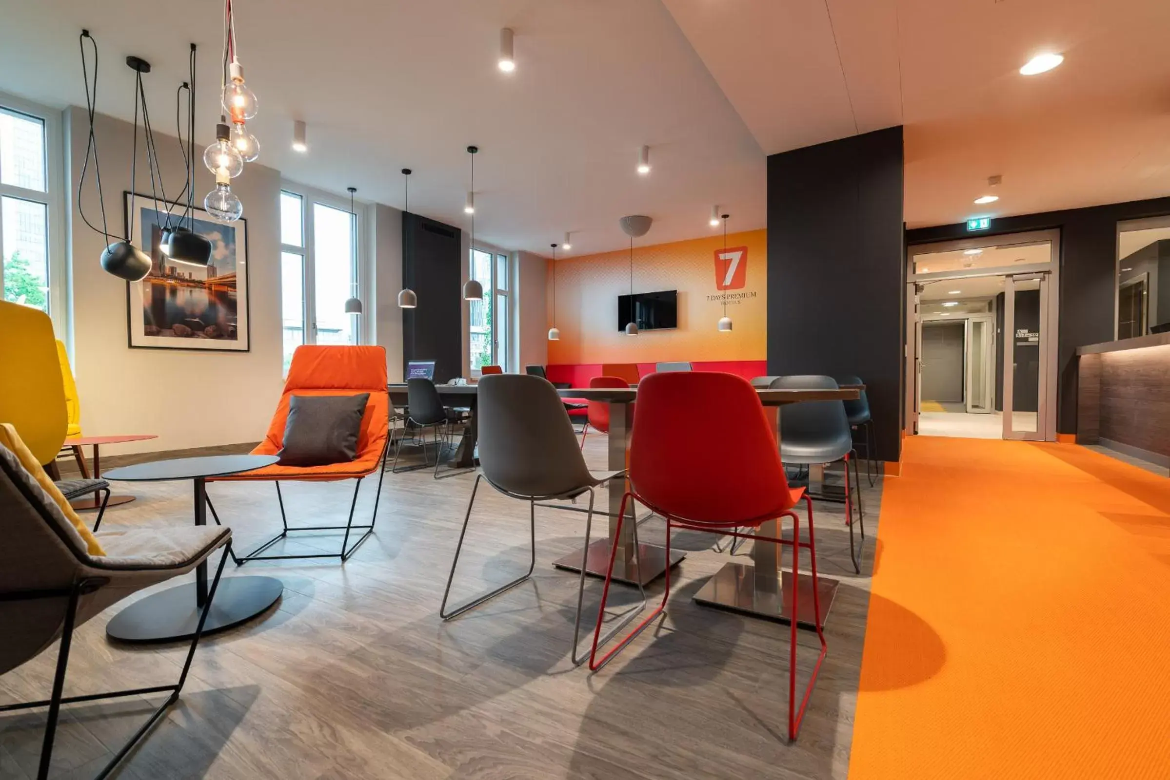 Lounge or bar in Campanile Vienna South Lounge or bar in Campanile Vienna South