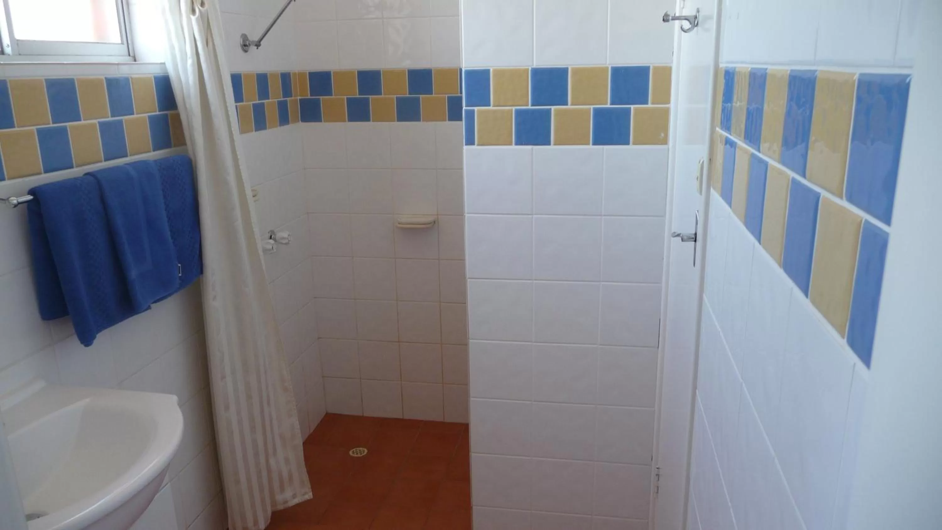 Bathroom in Nelsons of Bridgetown